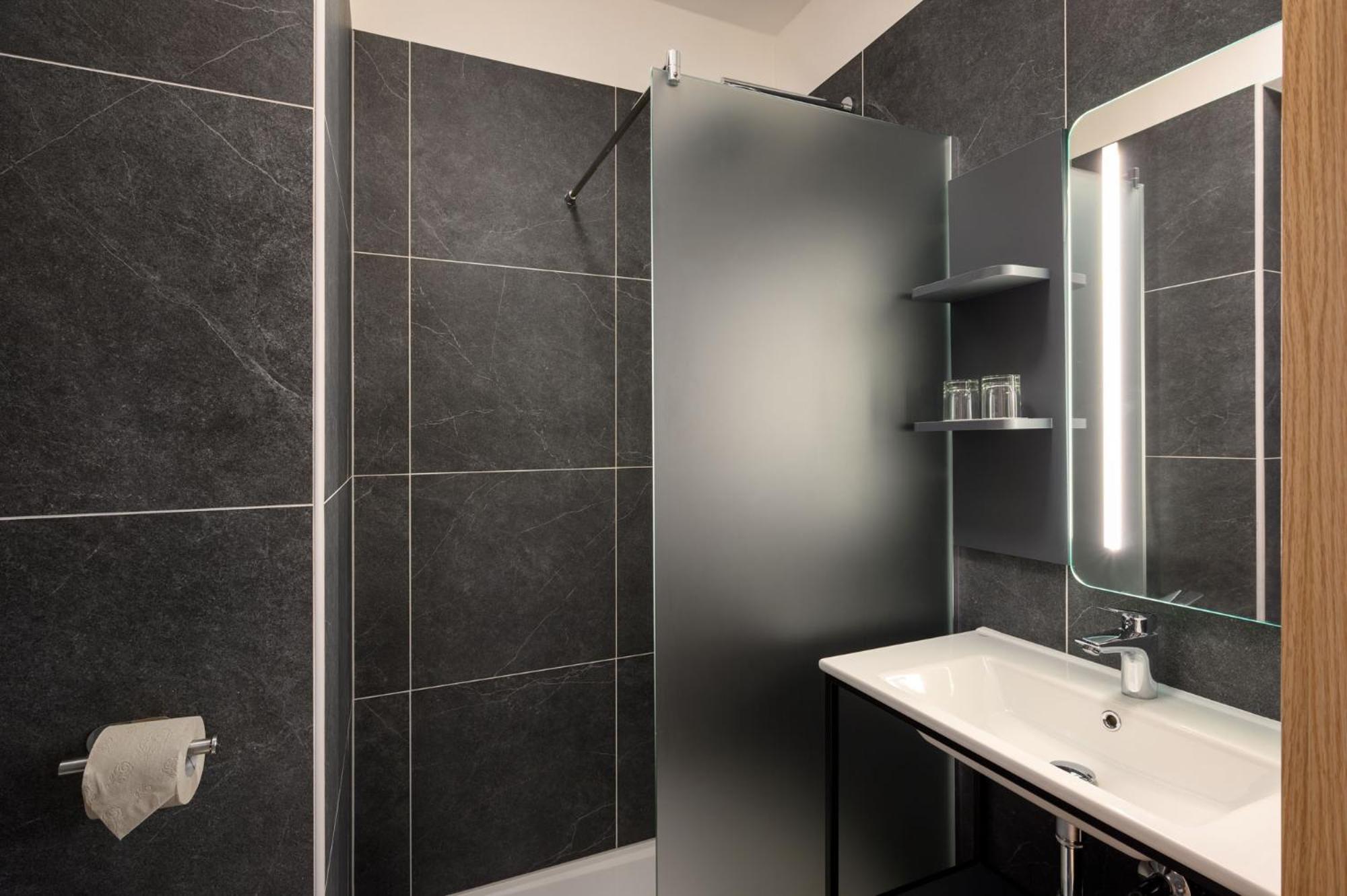 Double Room - Photo 7