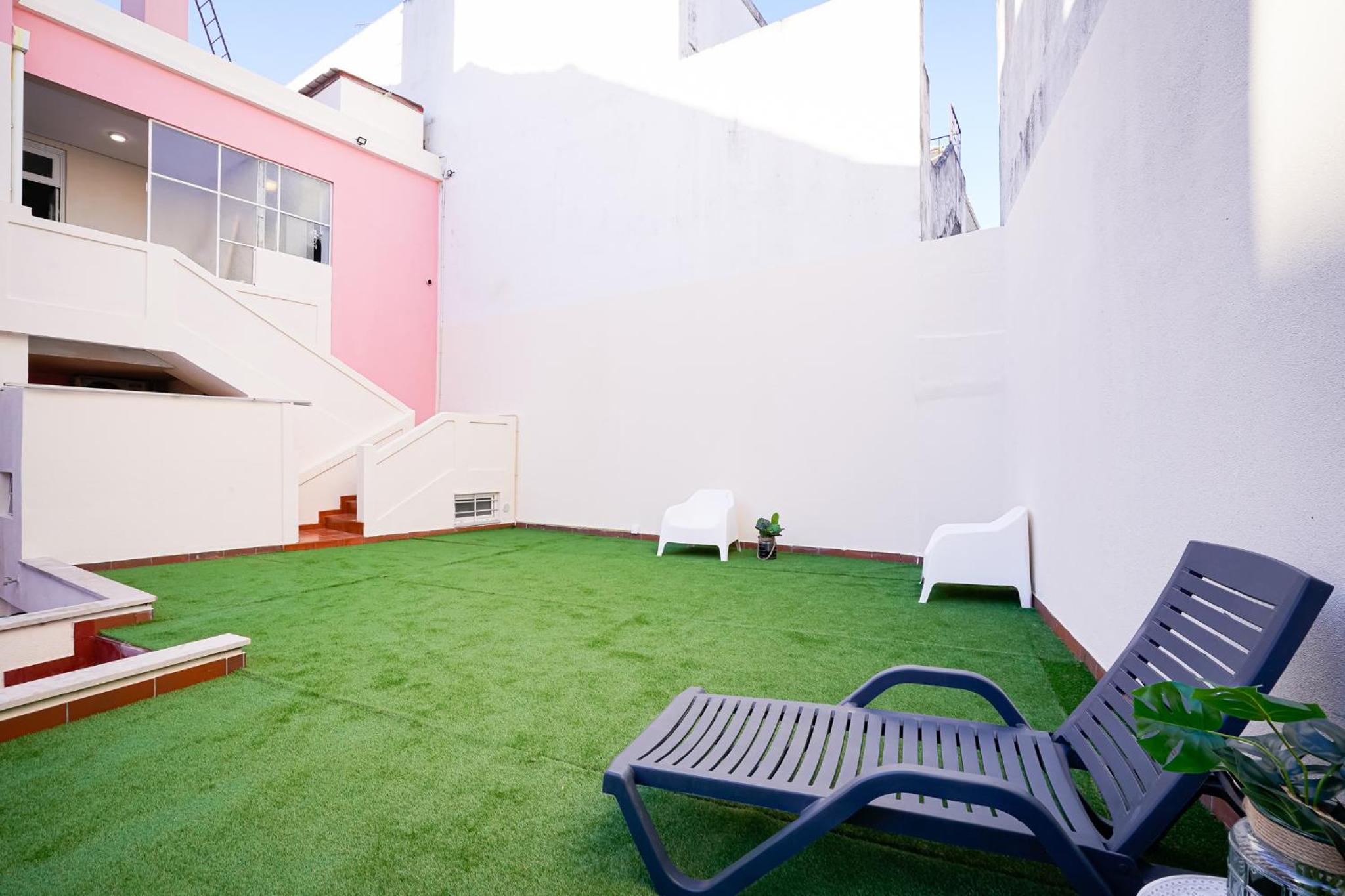 Standard Double Room - Photo 11