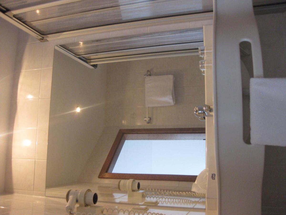 Double Room - Photo 6