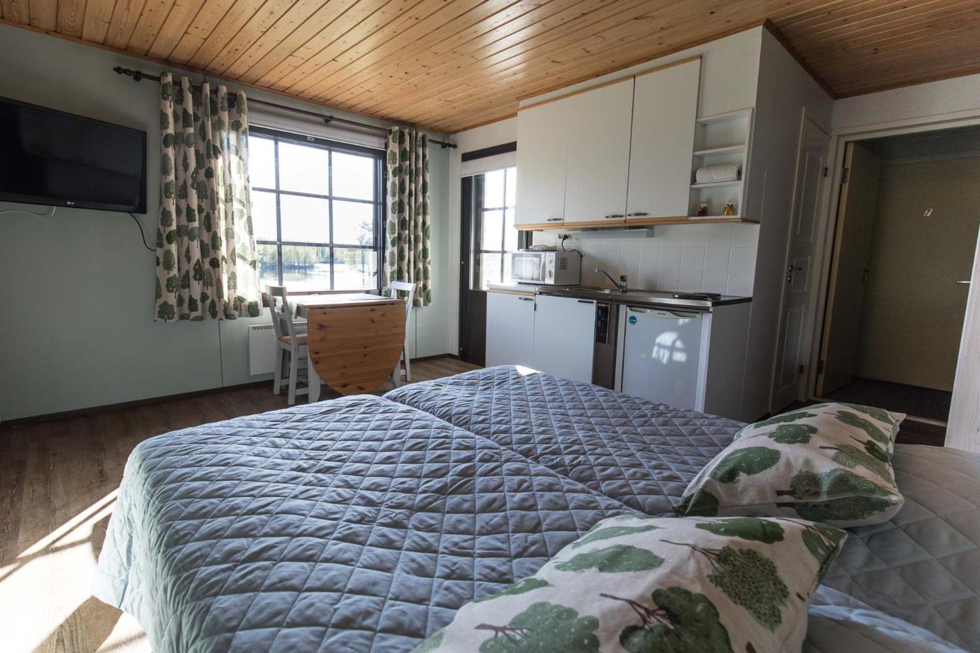Double or Twin Room with Lake View photo 1