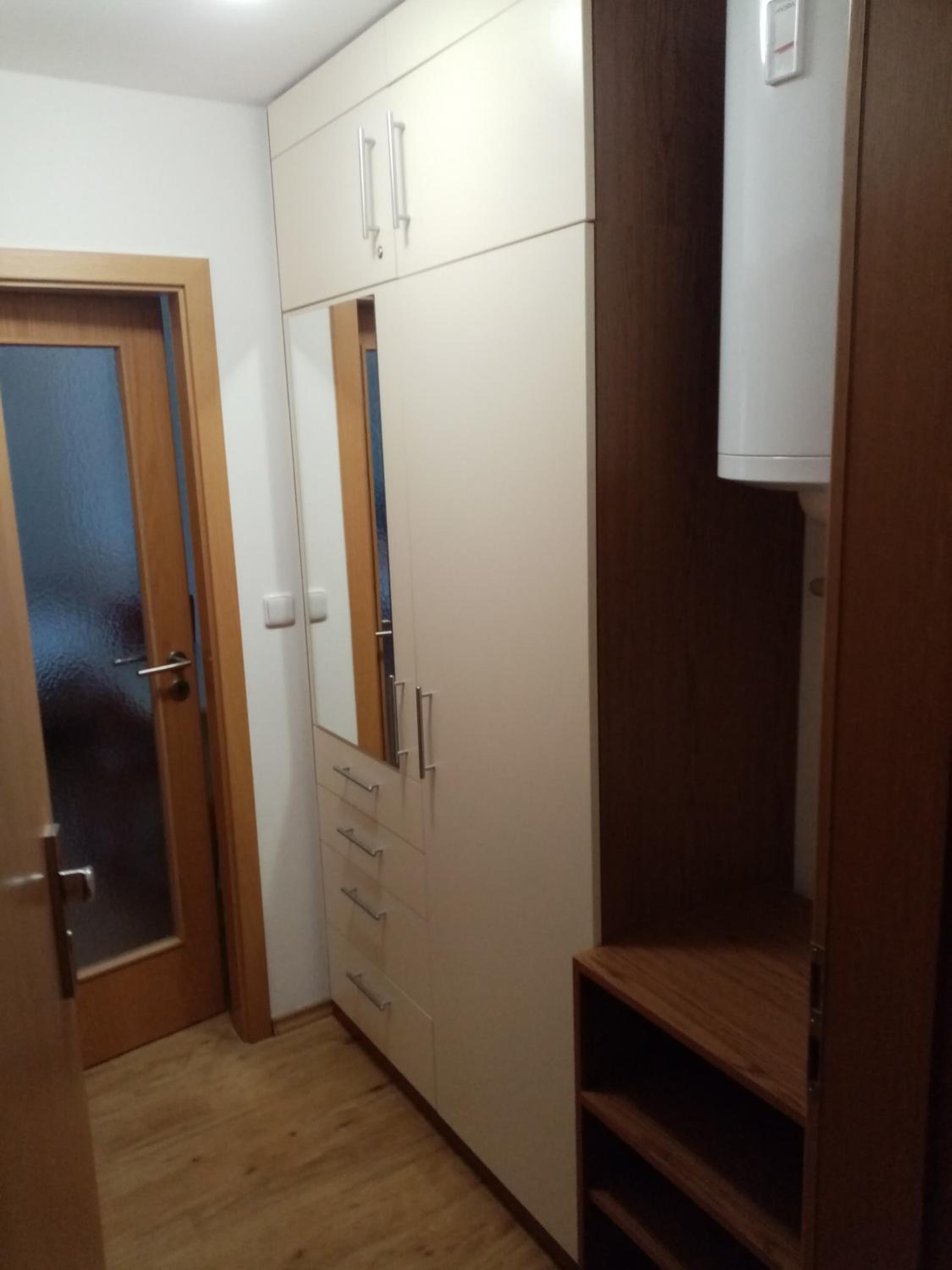One-Bedroom Apartment - Photo 11