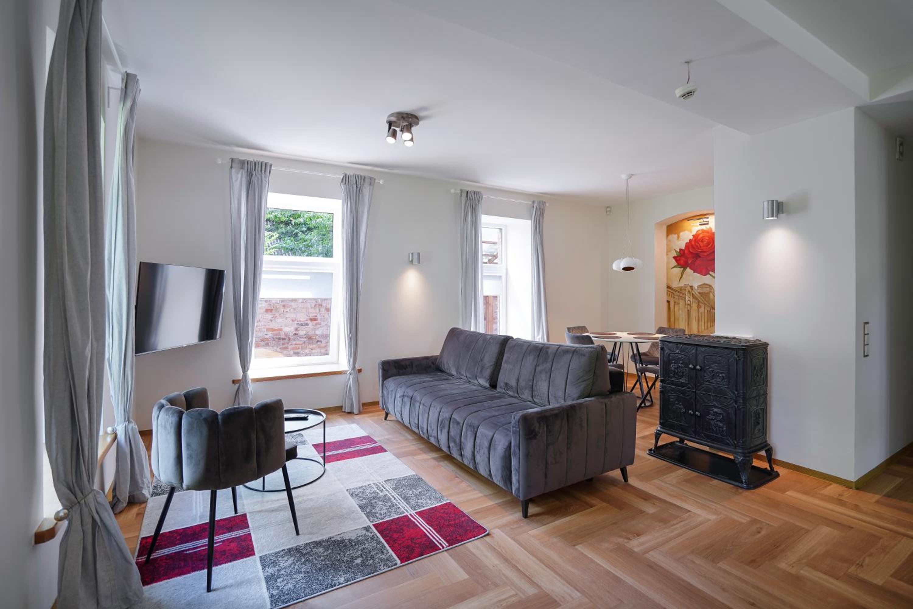 One-Bedroom Apartment