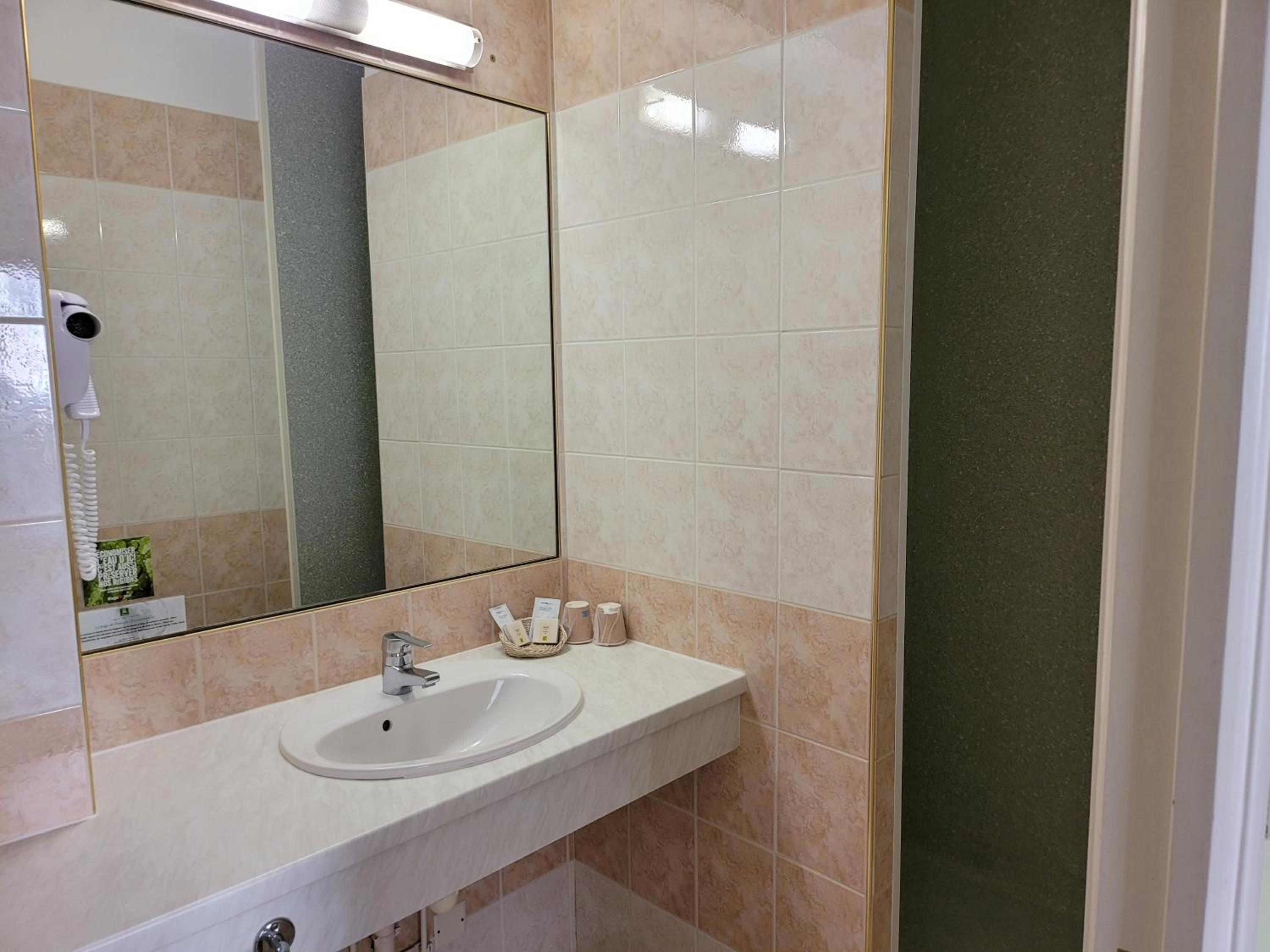 Comfort Quadruple Room - Photo 9