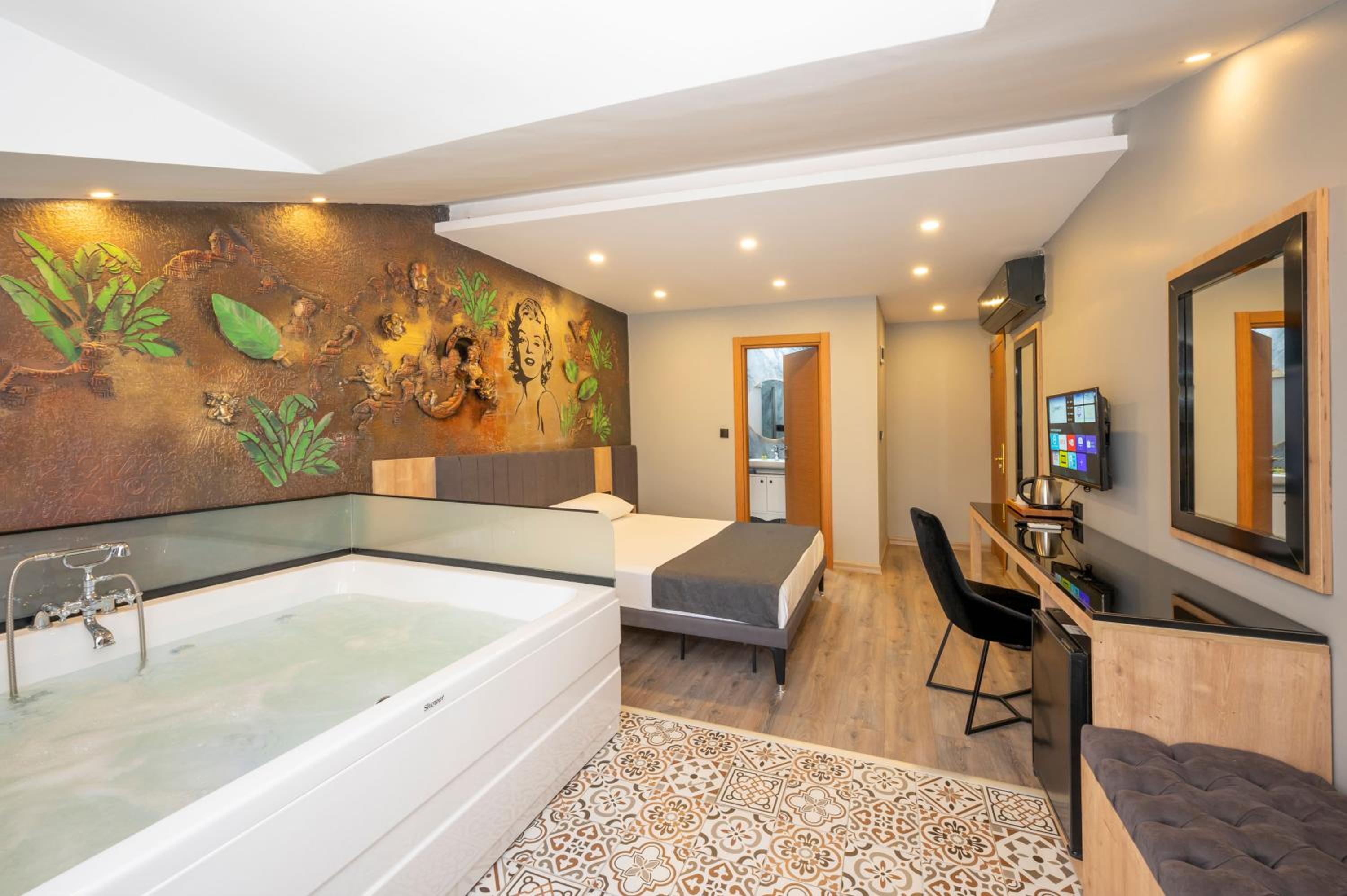 Queen Room with Spa Bath photo 3