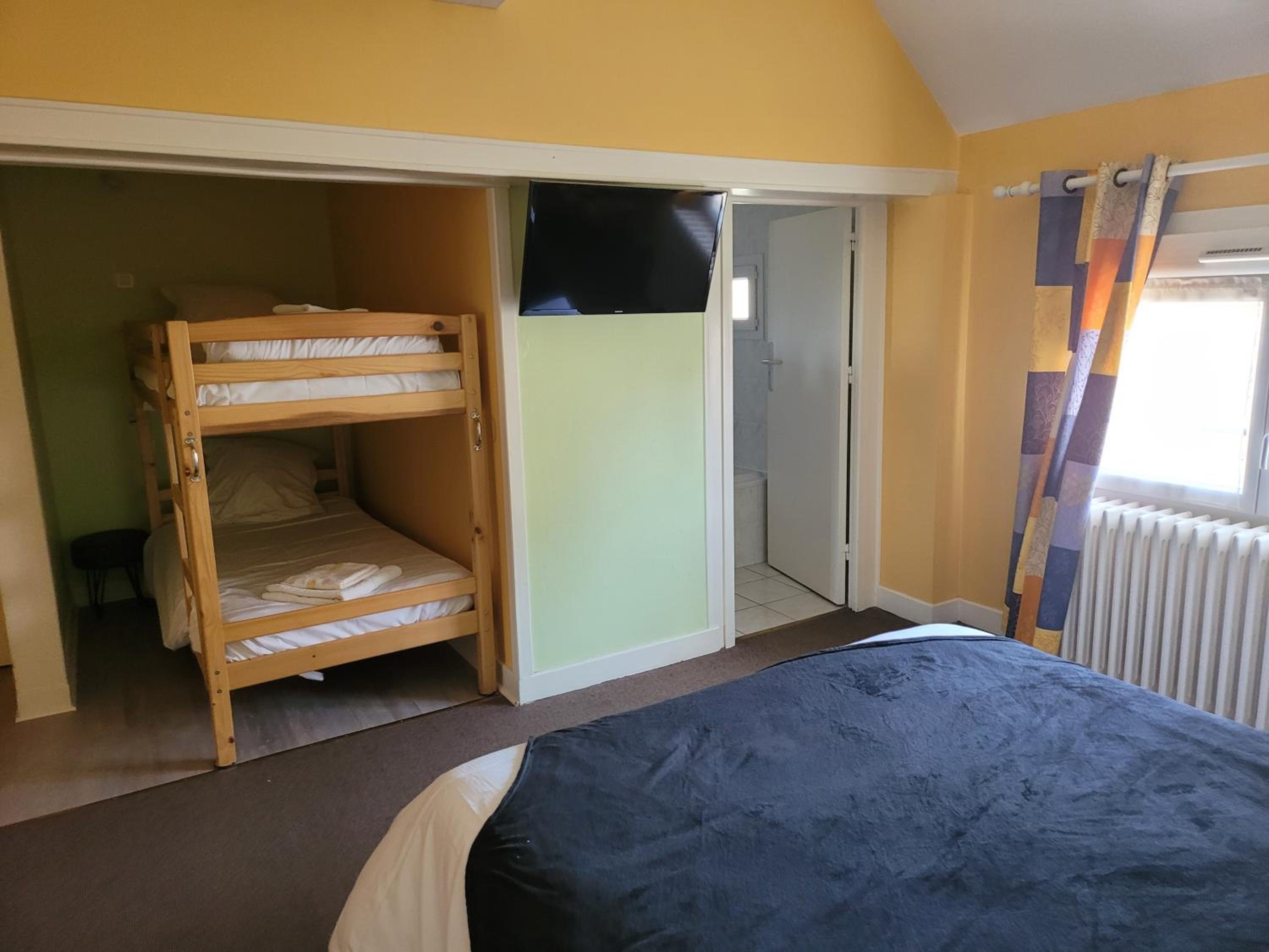 Comfort Quadruple Room - Photo 5