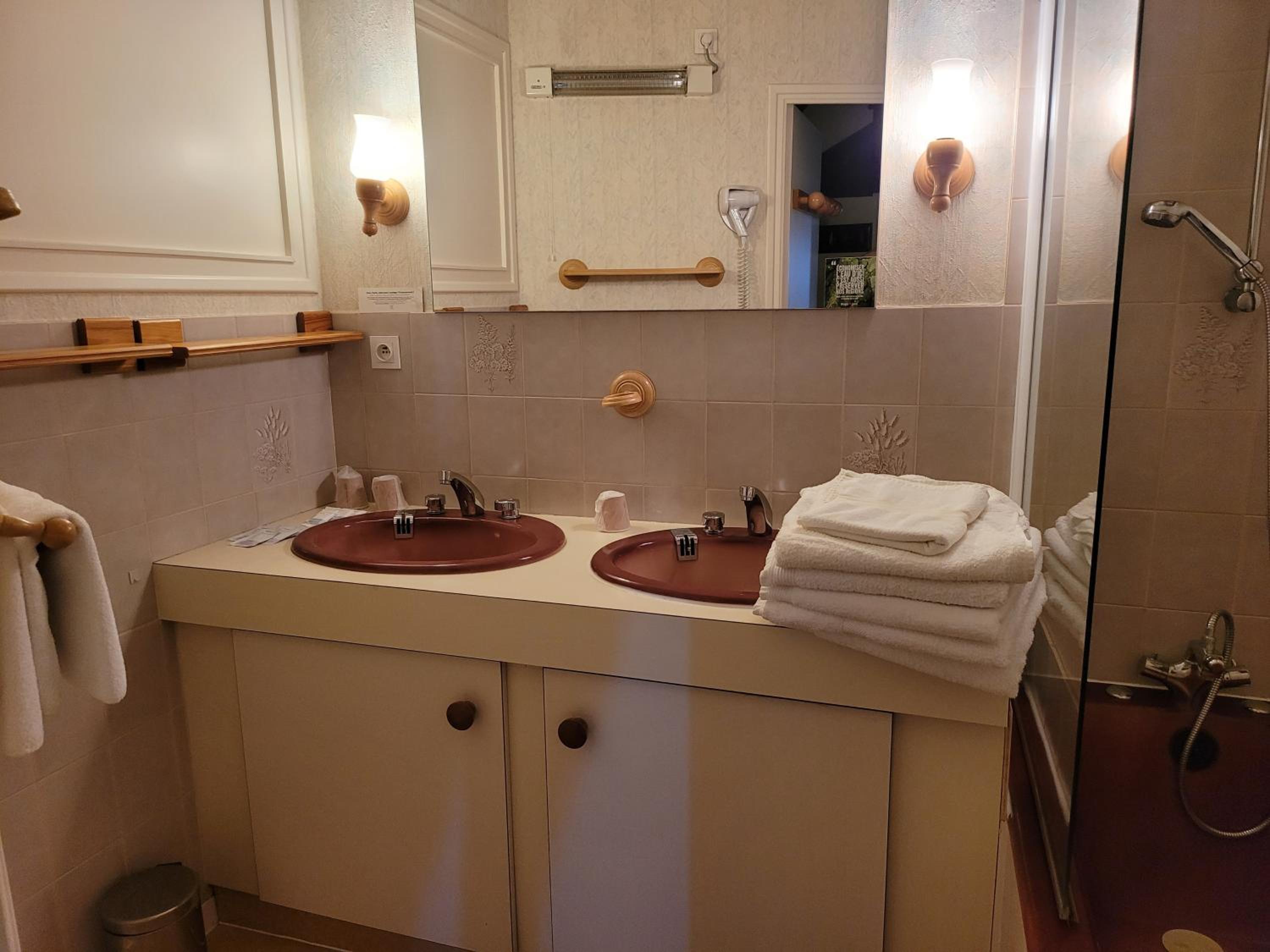 Family Room with Bathroom - Photo 7