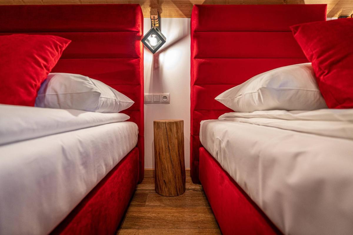 Economy Quadruple Room photo 2