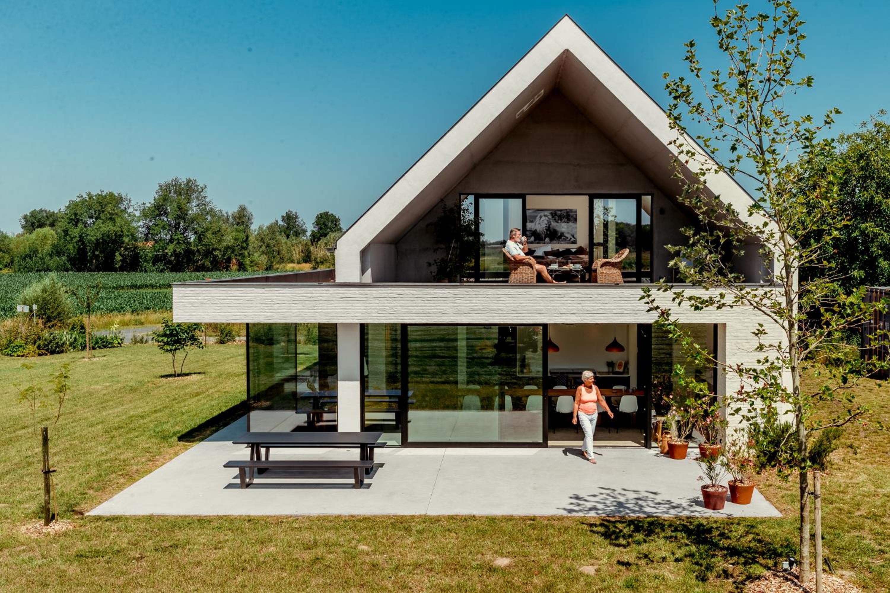 Villa photo 2