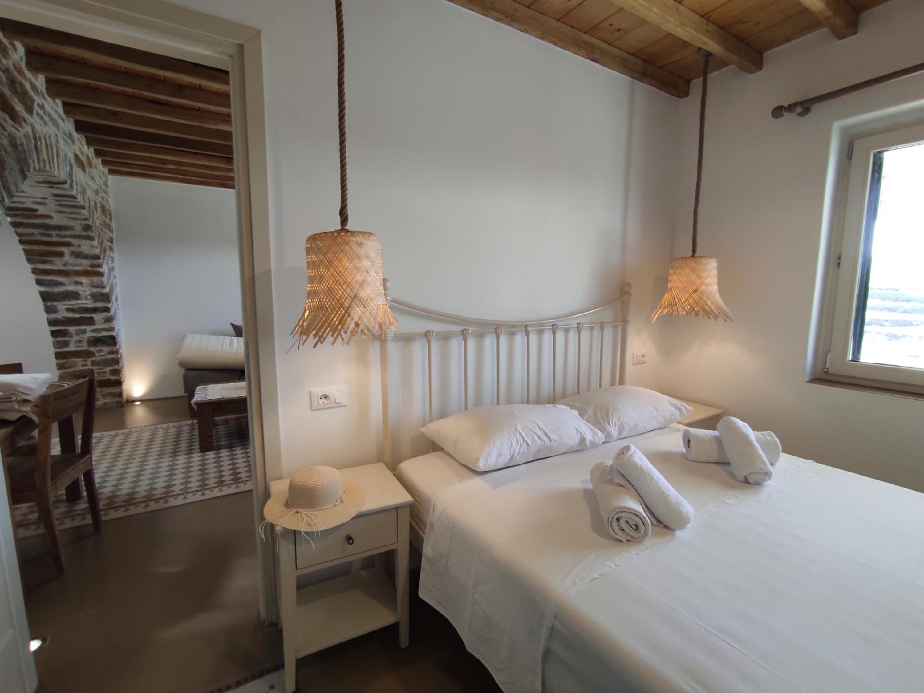 One-Bedroom House - Photo 25