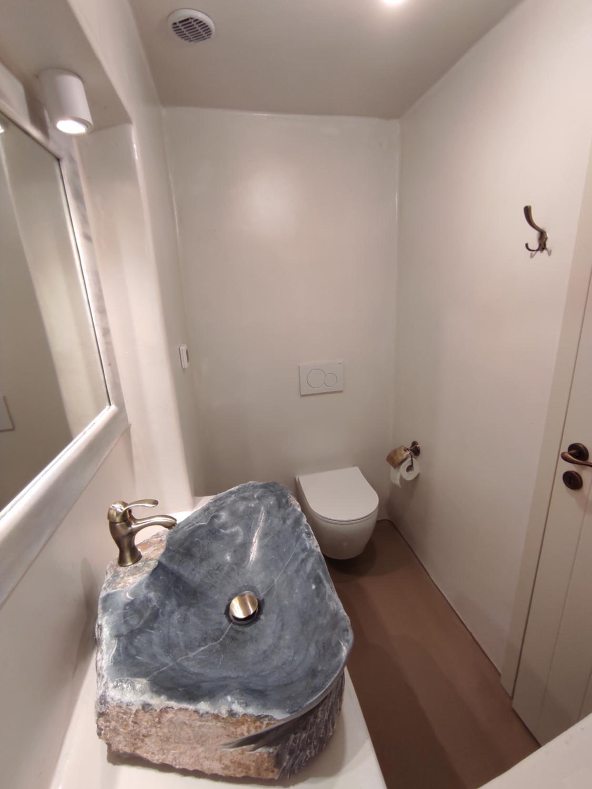 One-Bedroom House - Photo 26