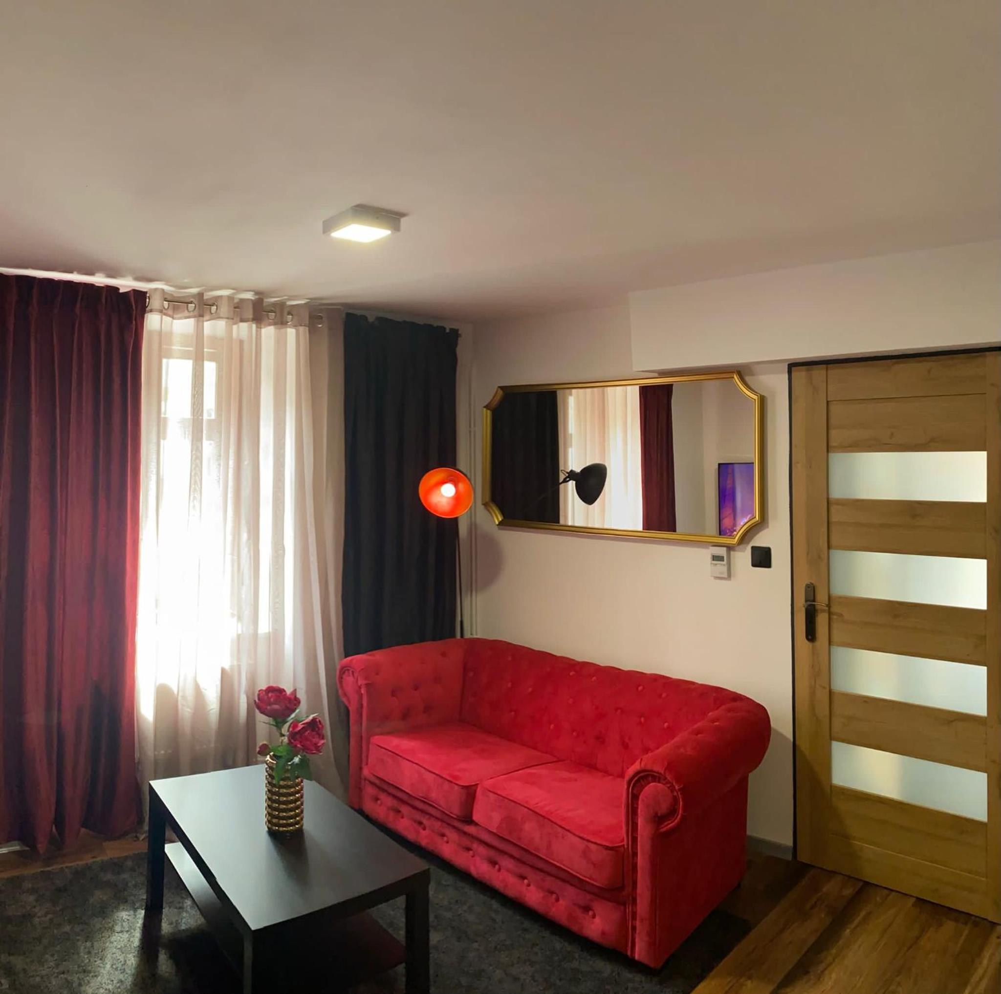 One-Bedroom Apartment - Photo 11