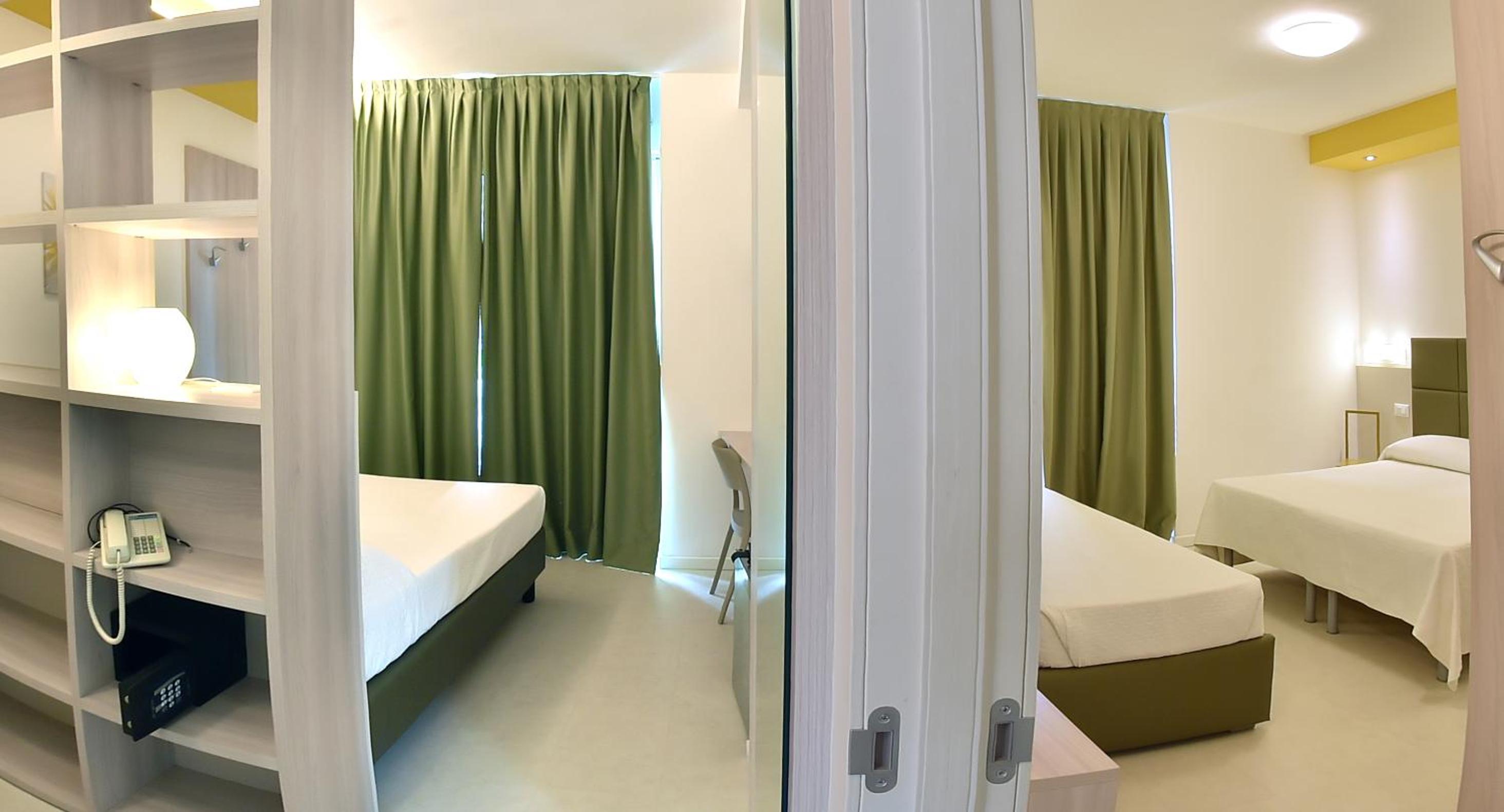 Two Connecting Rooms (5 Adults) - Photo 12