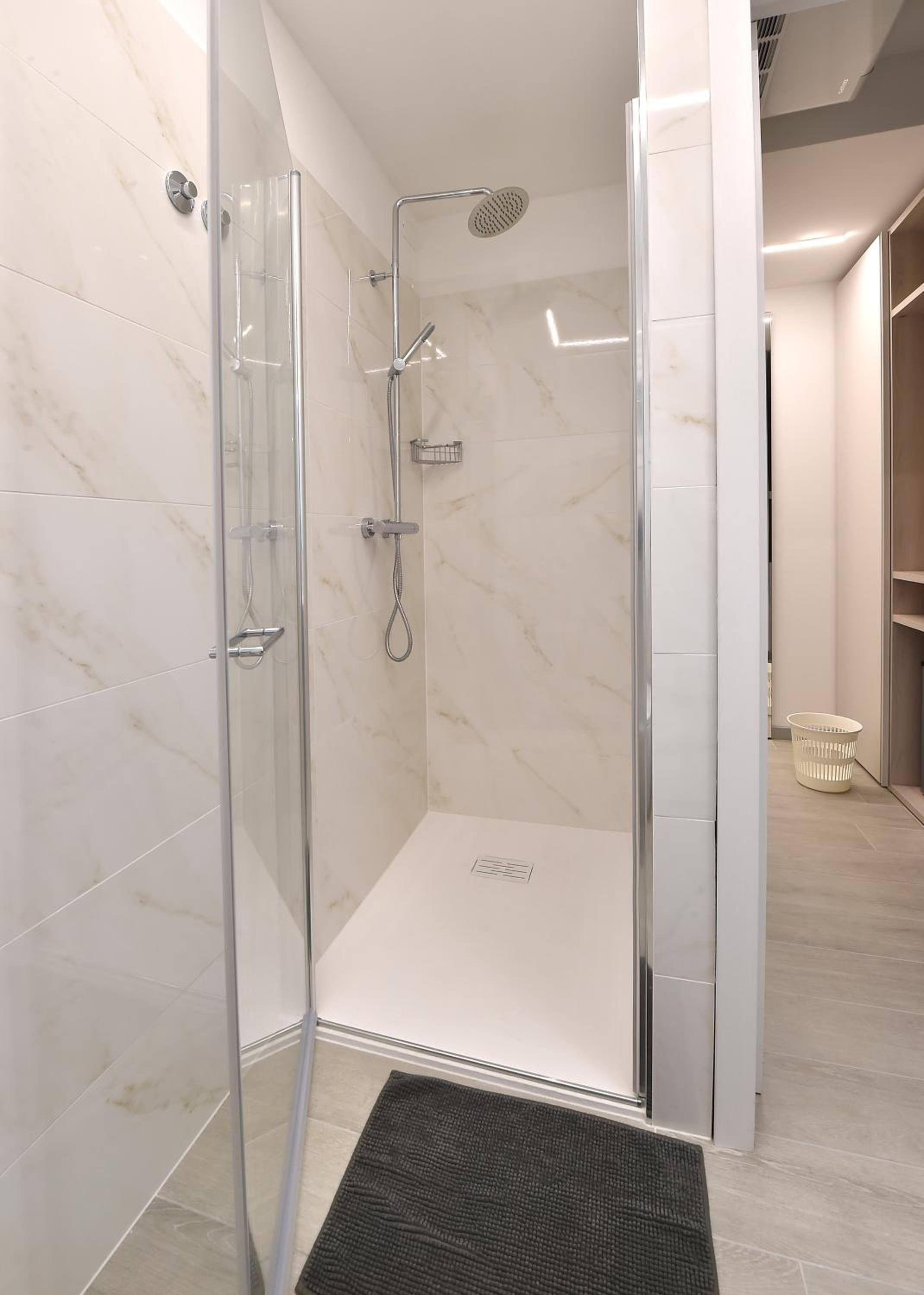 Superior Double Room with Balcony - Photo 4