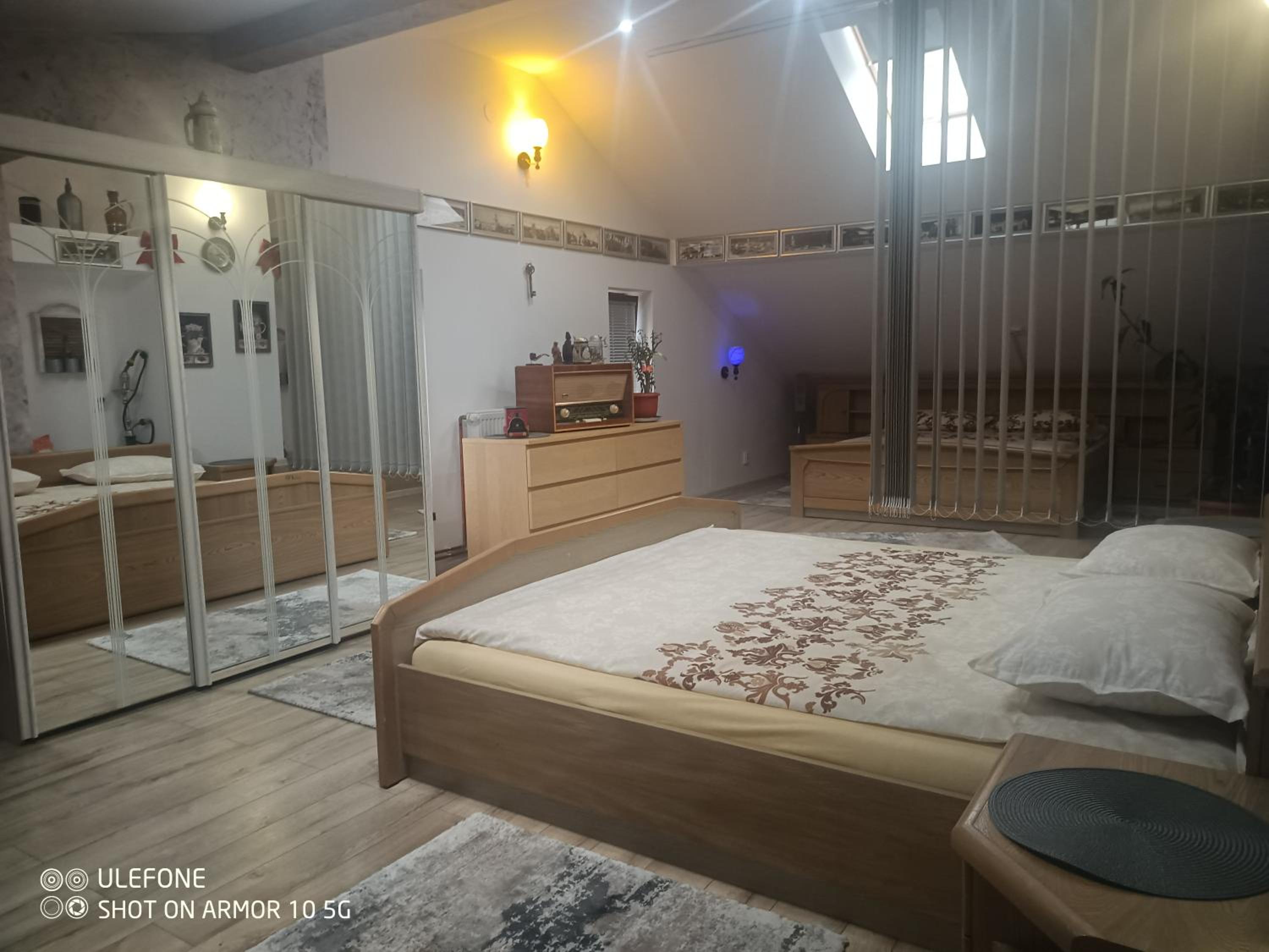 Apartment with Terrace - Photo 17