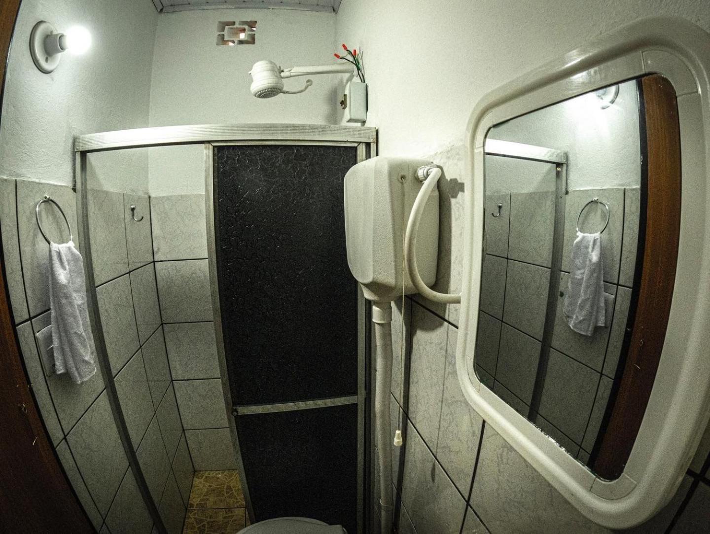 Double Room with Private Bathroom - Photo 6