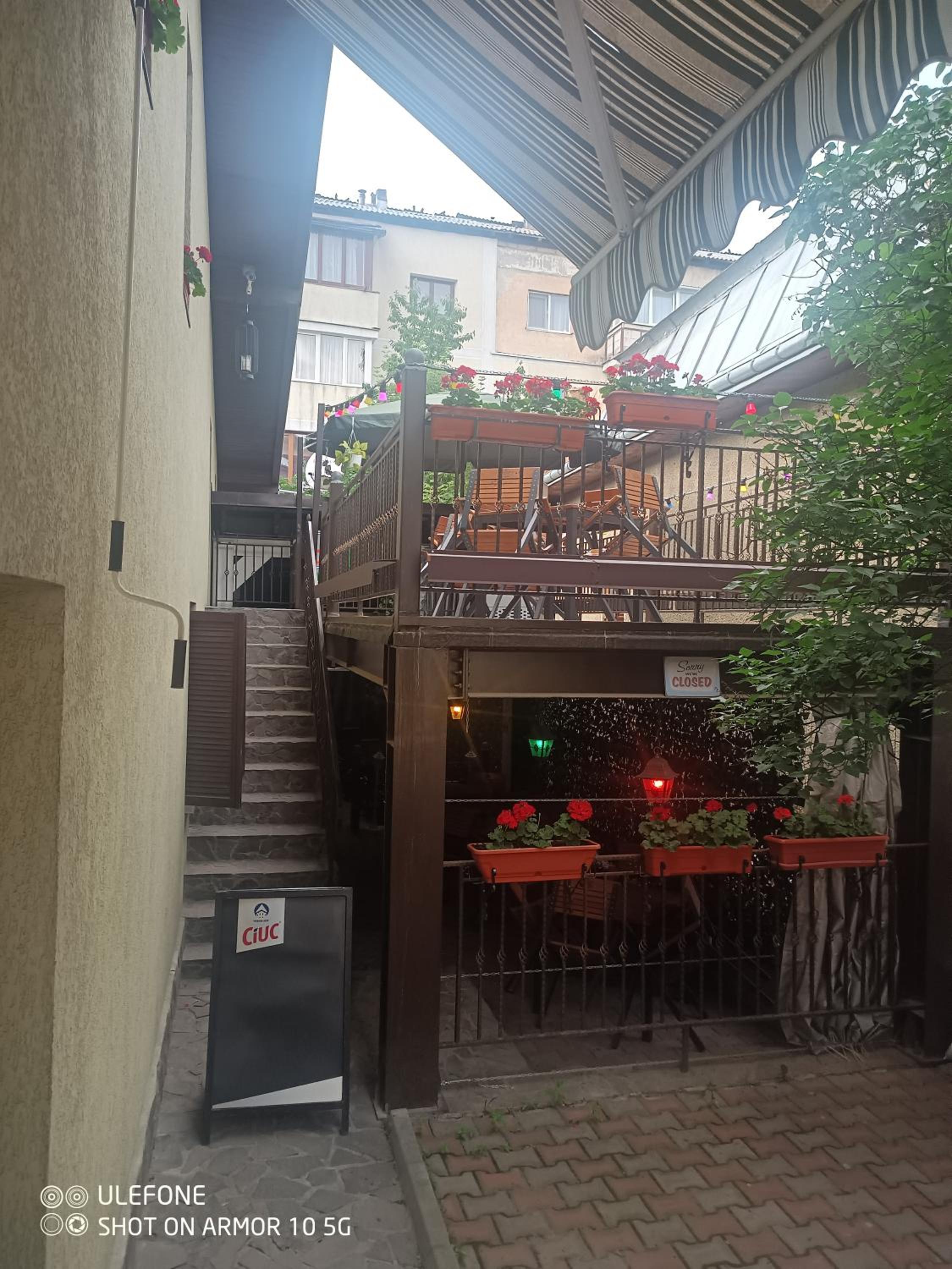 Apartment with Terrace - Photo 2