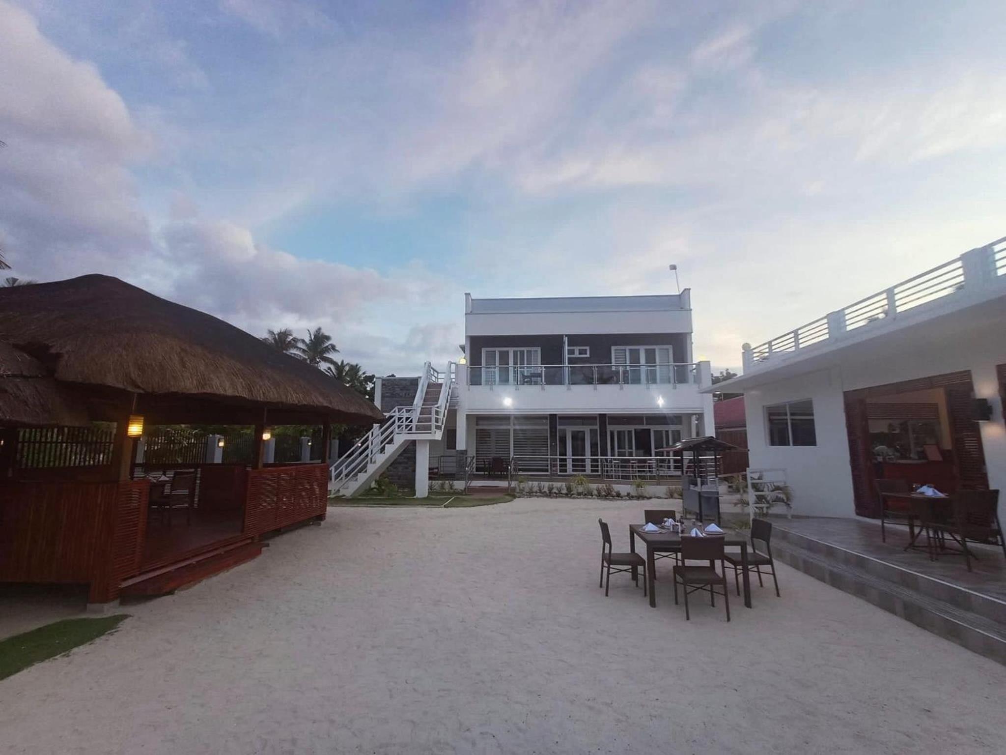 Deluxe Double Room with Balcony and Sea View photo 3