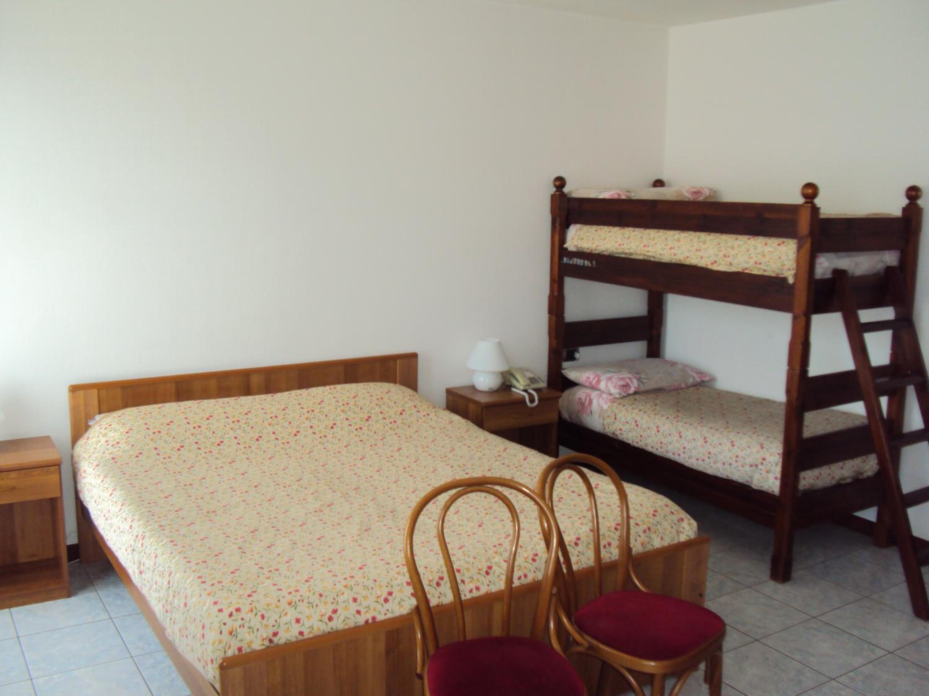 Family Room (2 Adults + 2 Children) photo 3