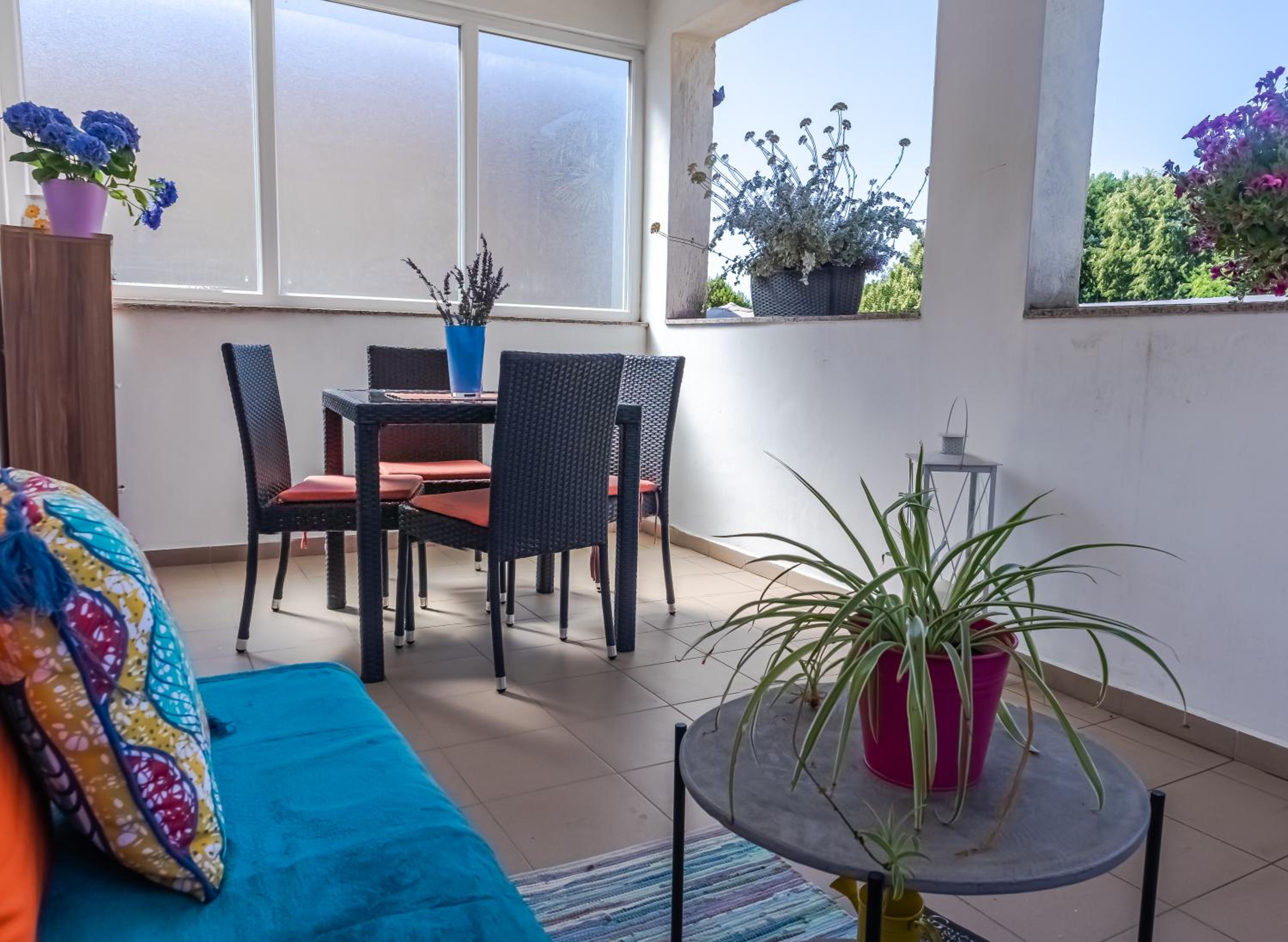 One-Bedroom Apartment - Photo 8