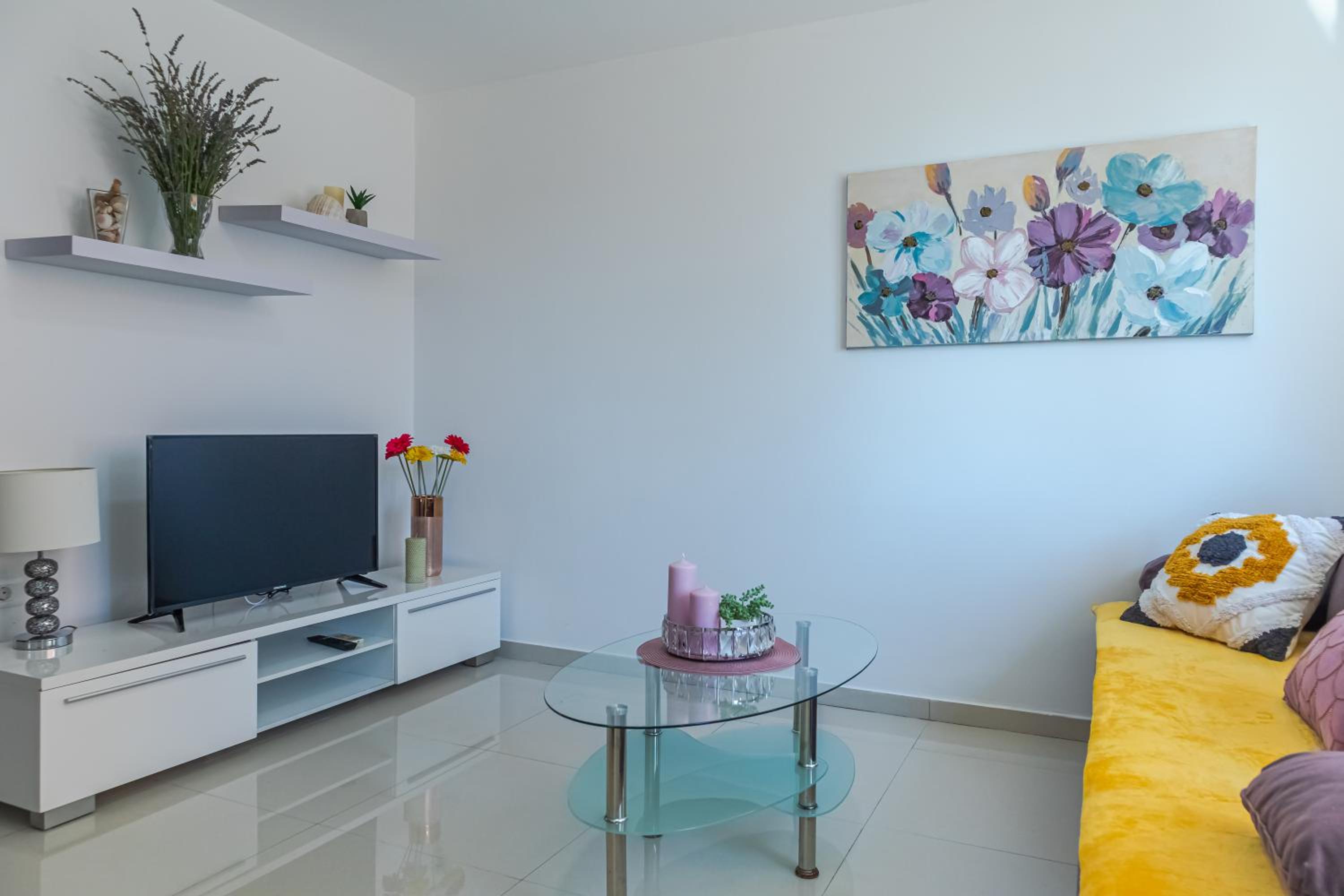 One-Bedroom Apartment - Photo 15