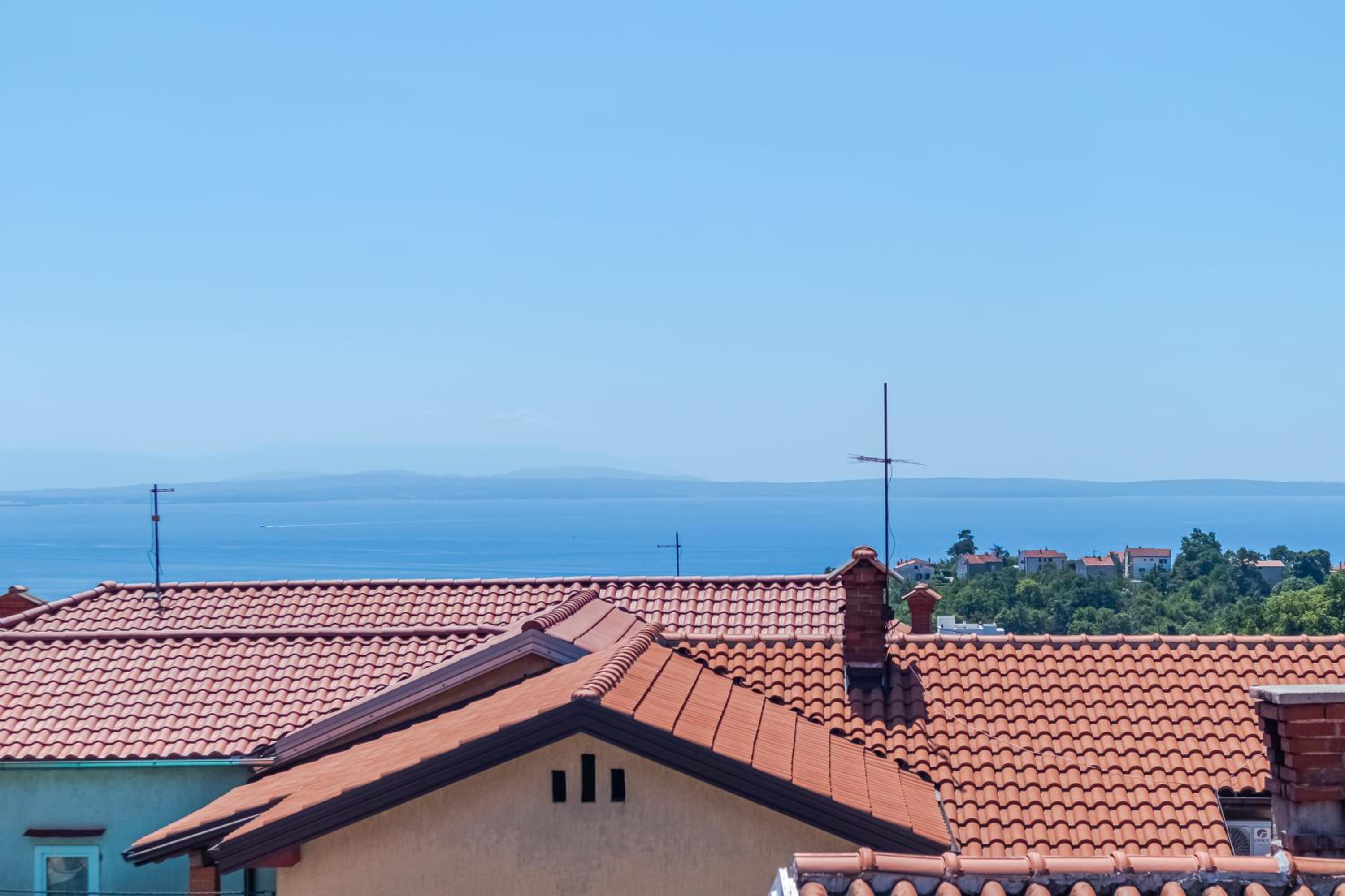 Apartment with Sea View - Photo 13