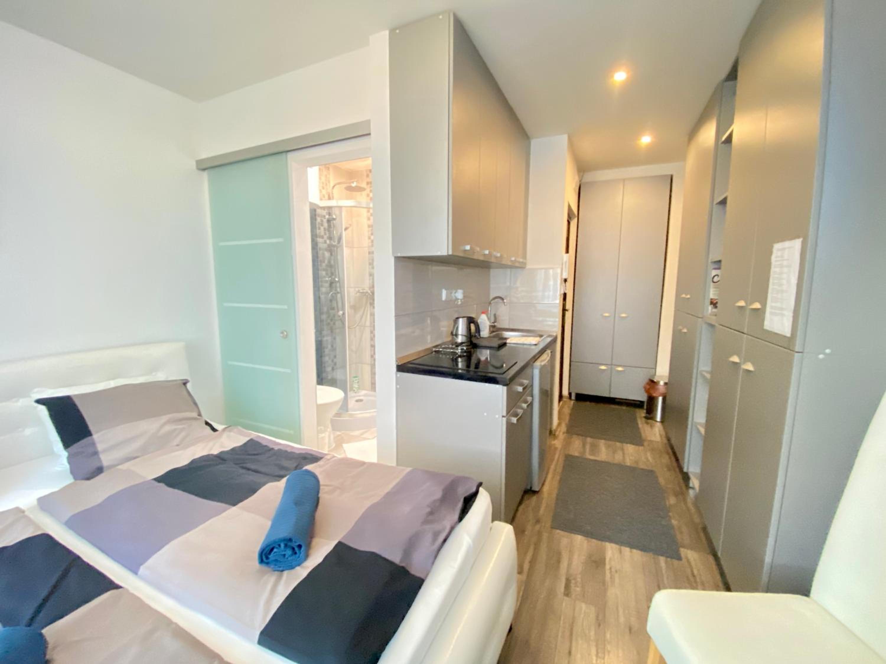 Apartment - Photo 2