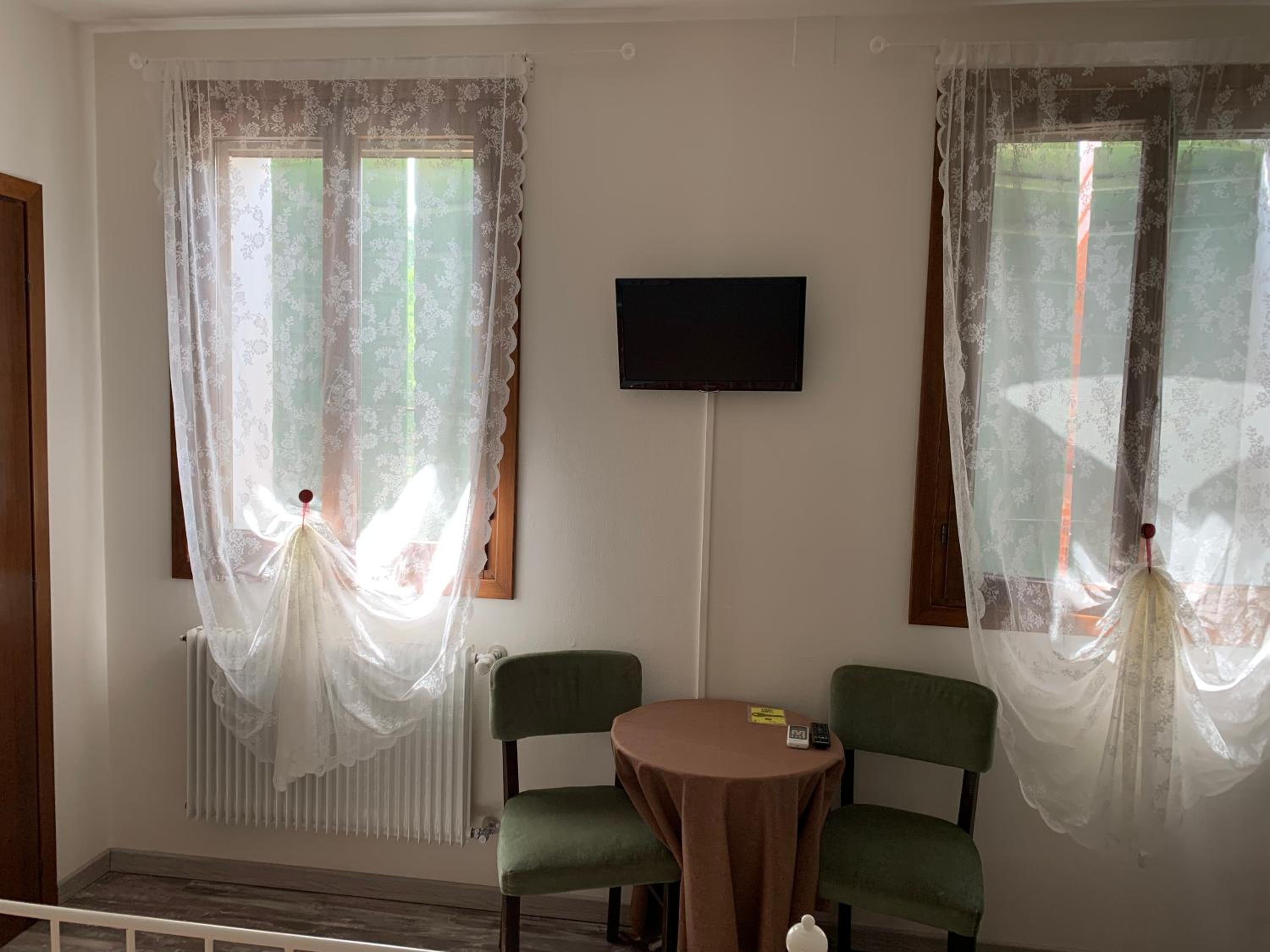 Standard Double Room photo 2