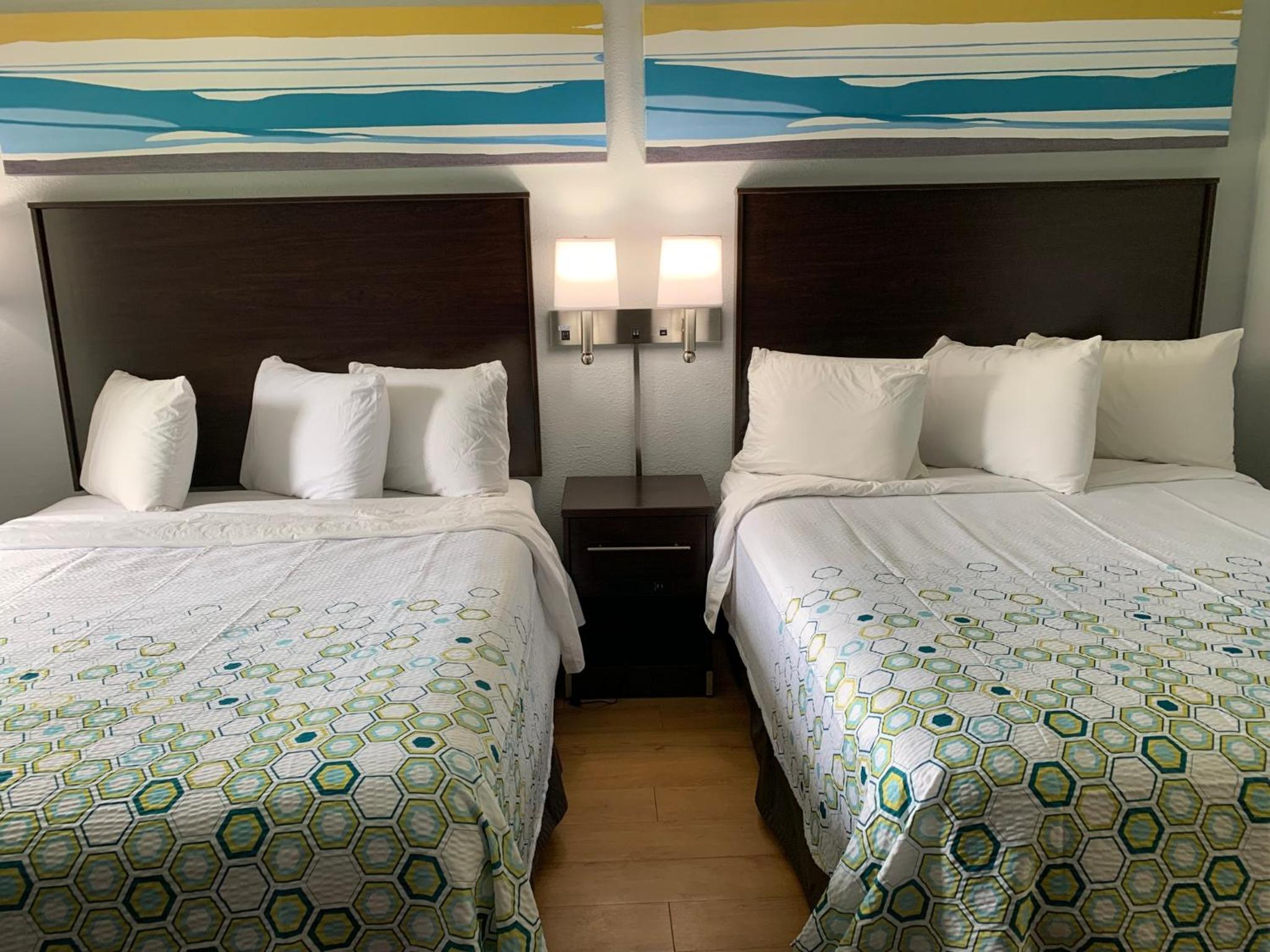 Studio Room with Two Queen Beds Non-Smoking - Photo 1