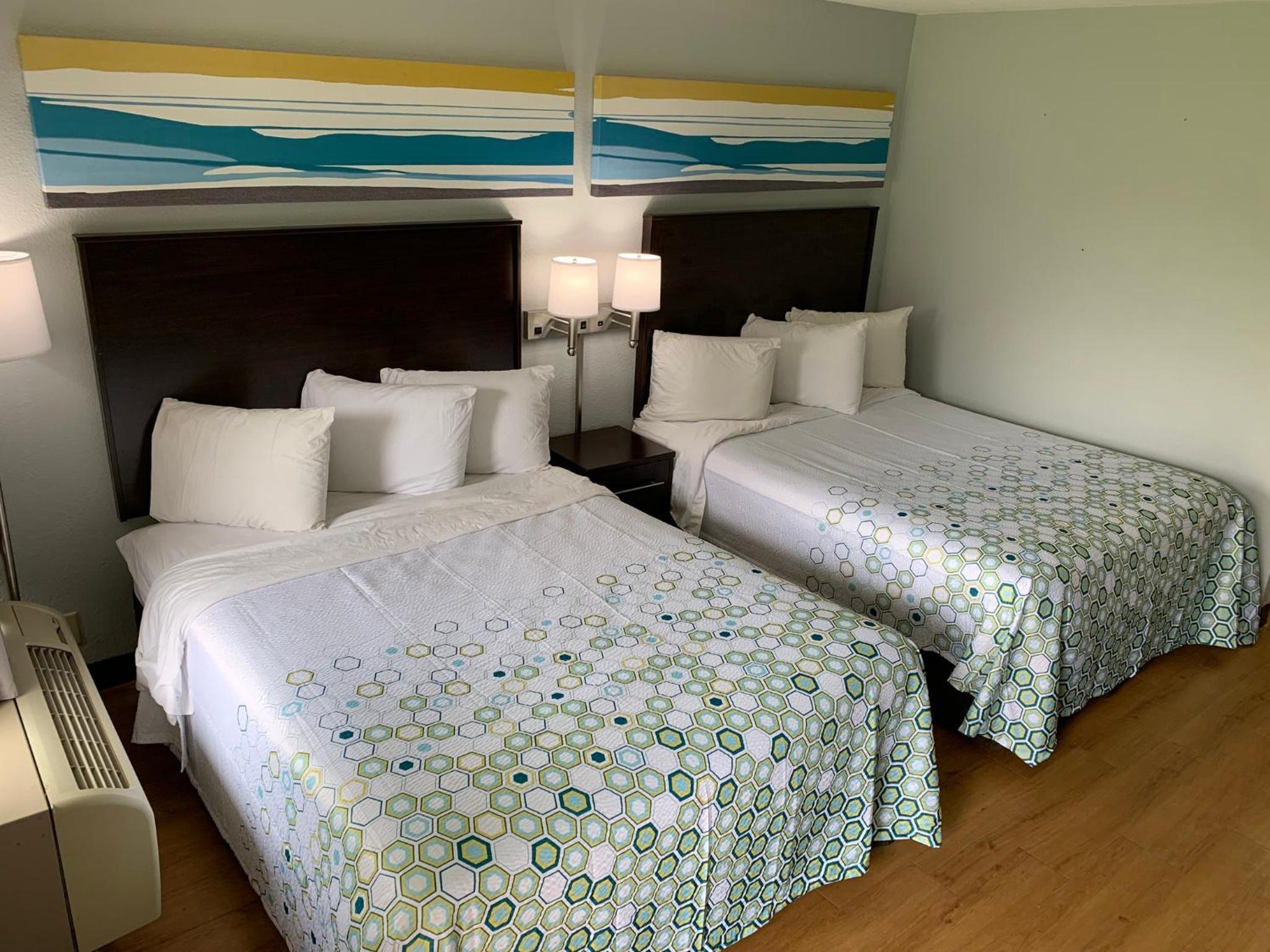 Studio Room with Two Queen Beds Non-Smoking - Photo 6