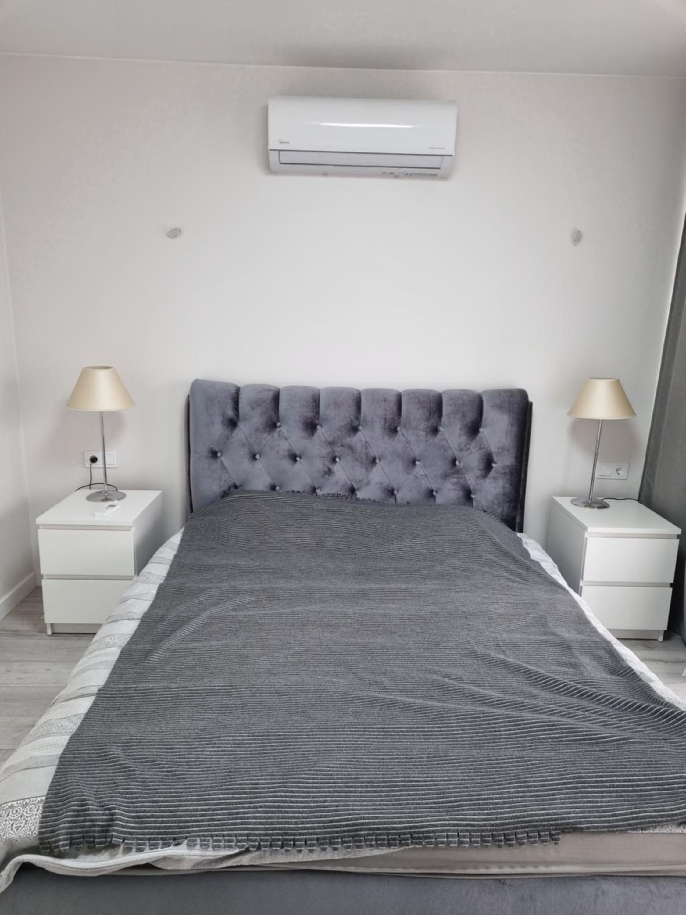 One-Bedroom Apartment - Photo 6