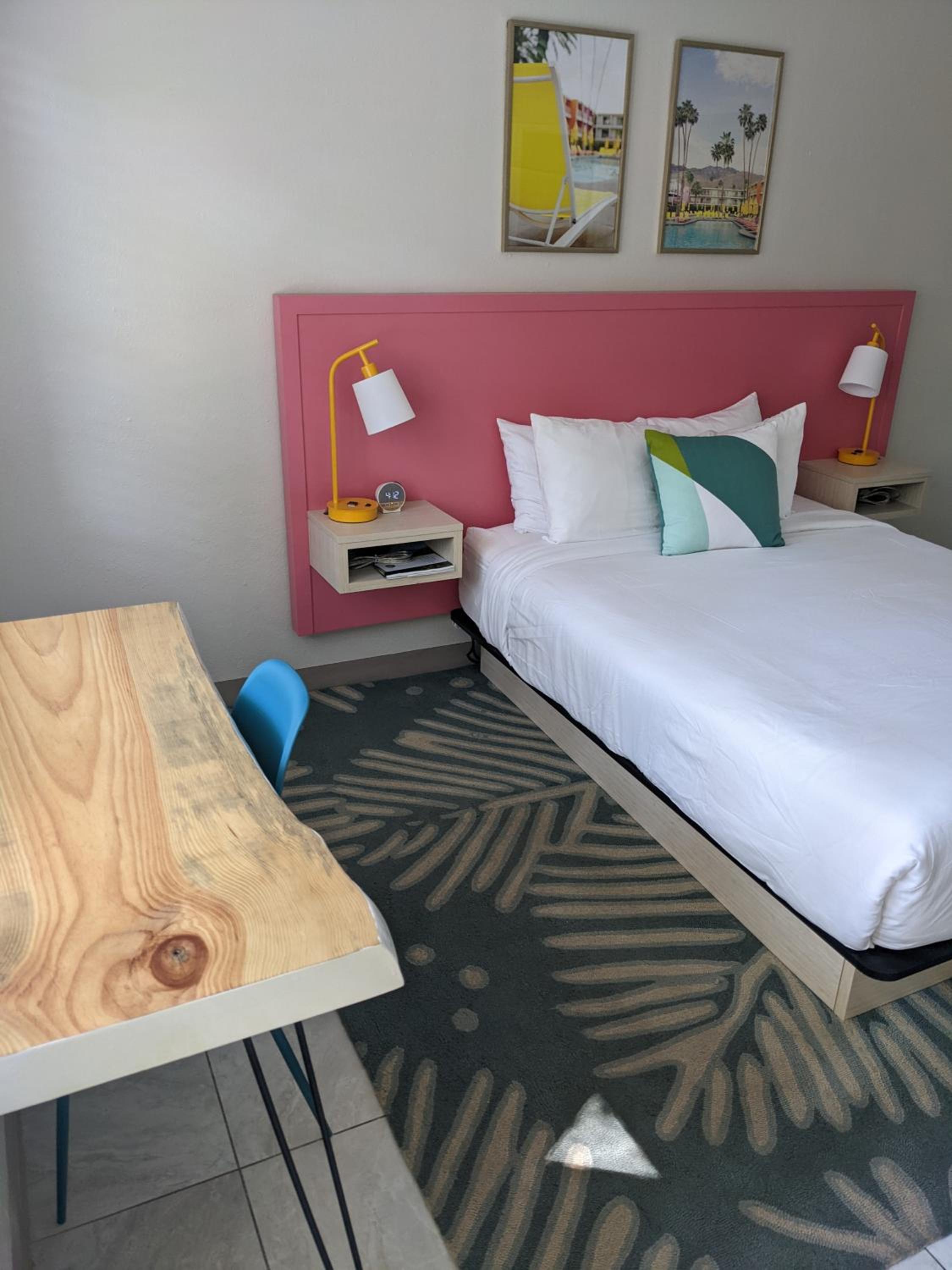Deluxe Queen Room photo 2