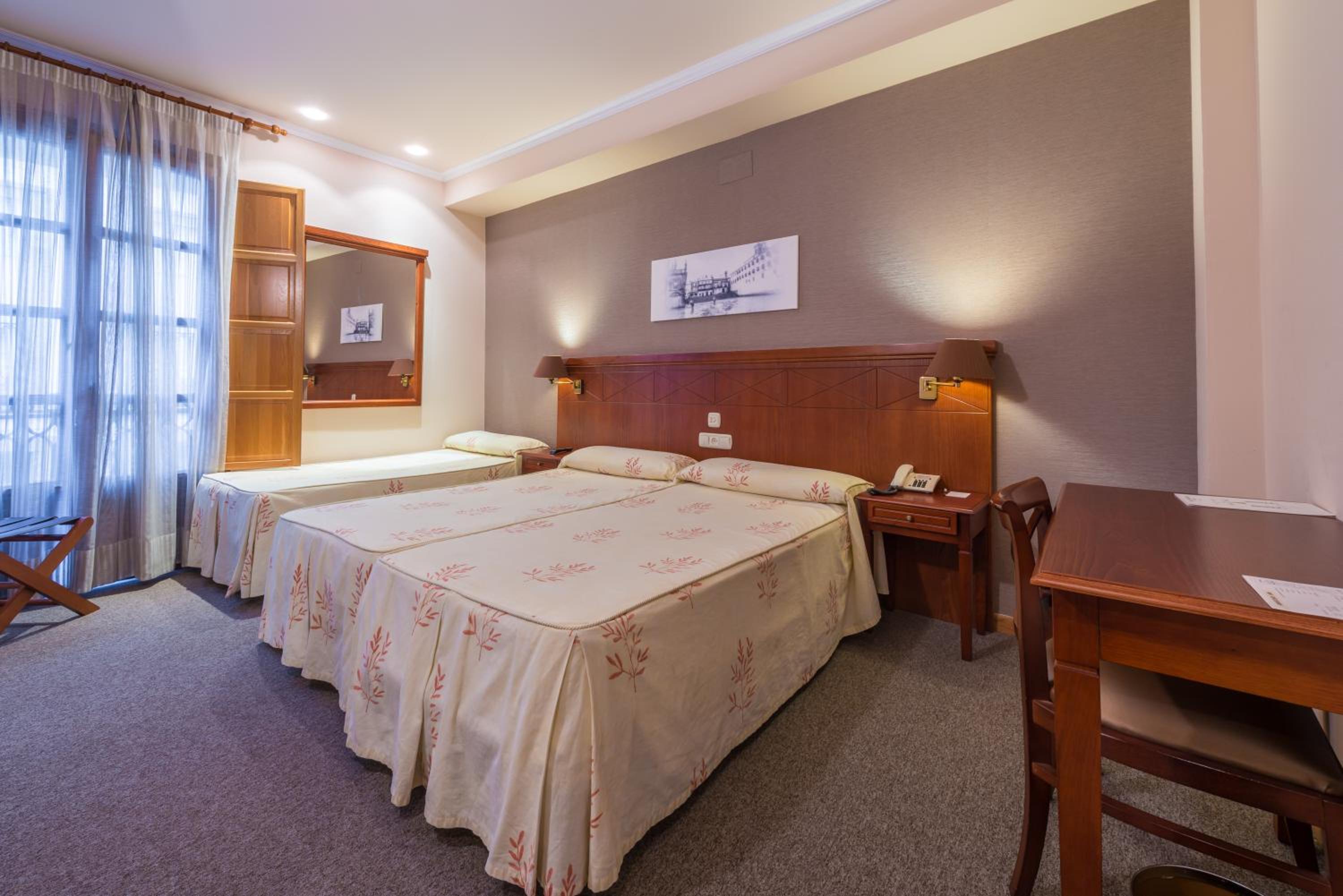 Habitación Doble o con Dos Camas con Cama Adicional