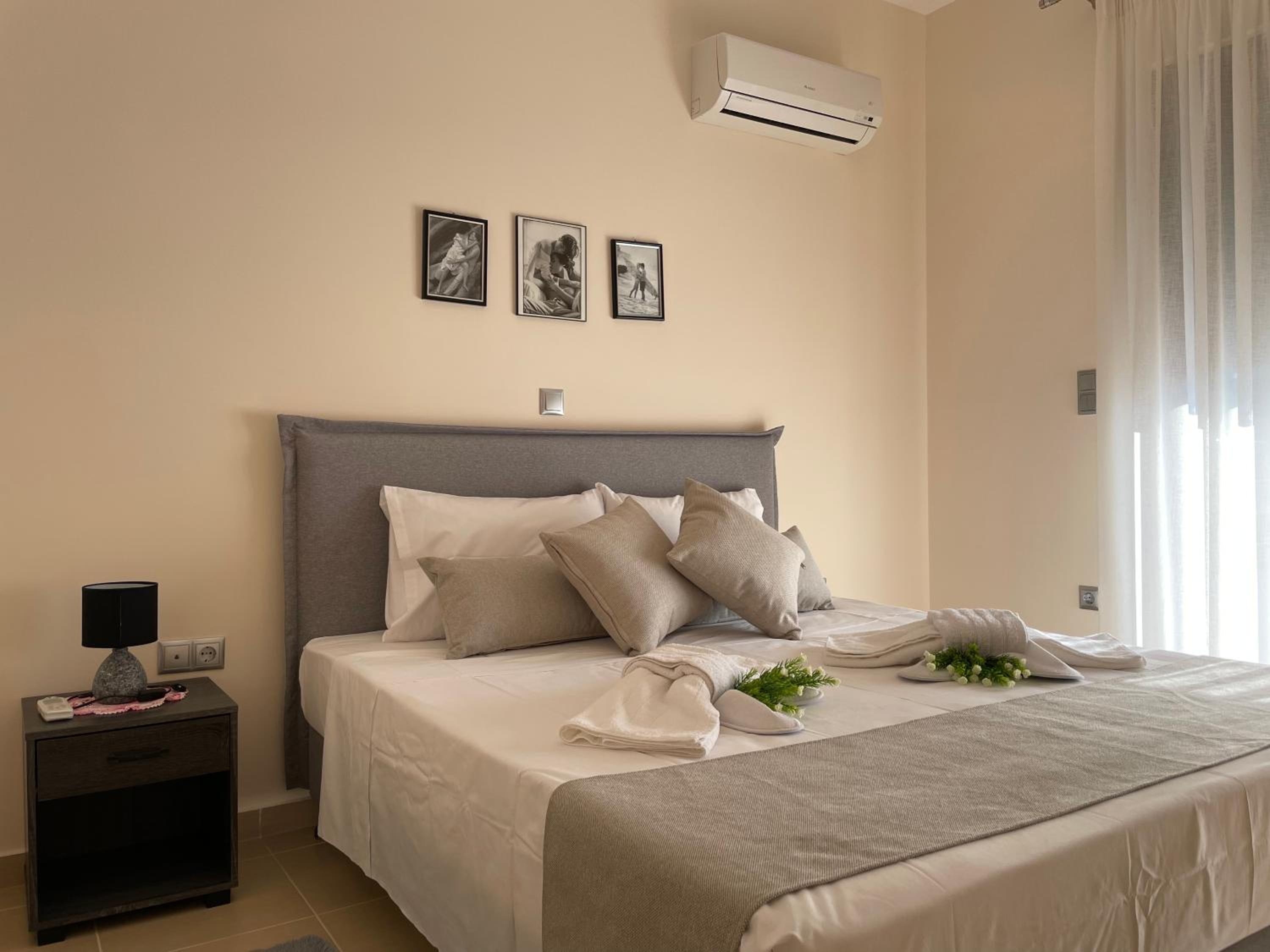 Three-Bedroom Apartment photo 2