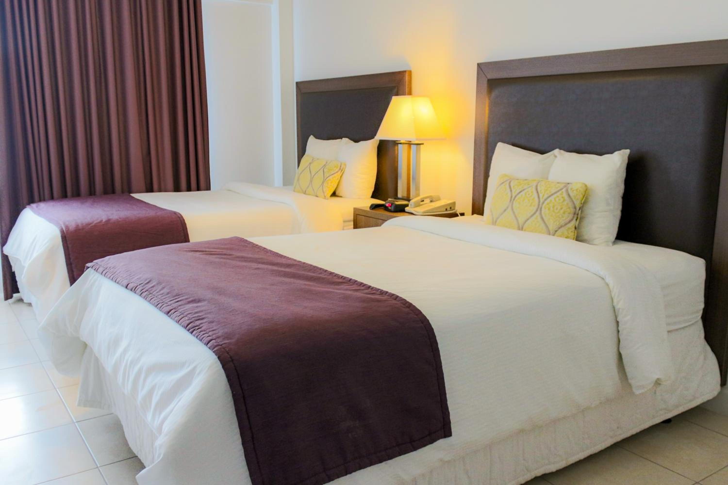 Standard Double Room with Two Double Beds - No Resort Fee - Photo 1