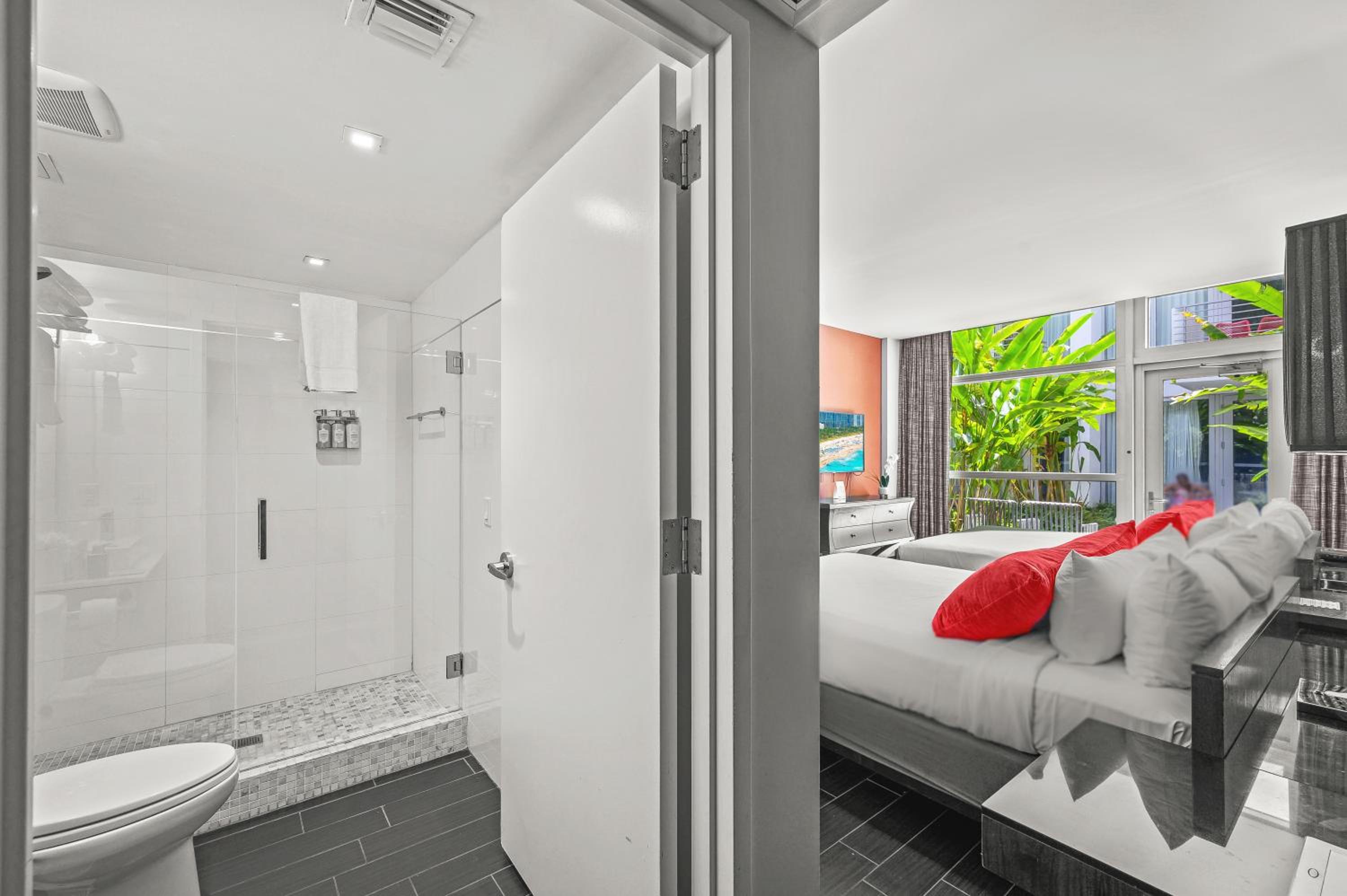 Deluxe Double Room with Garden View