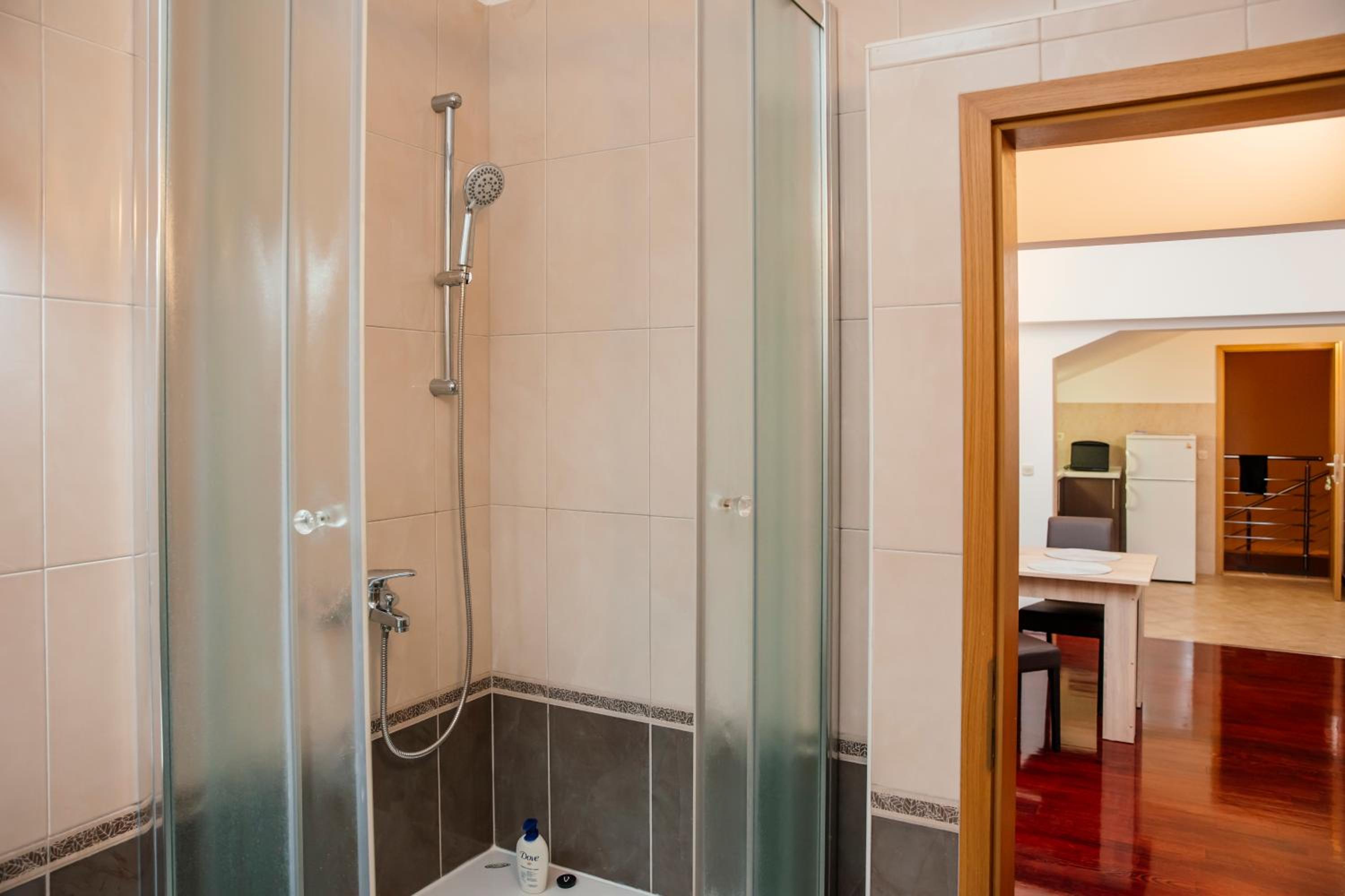 One-Bedroom Apartment - Photo 12