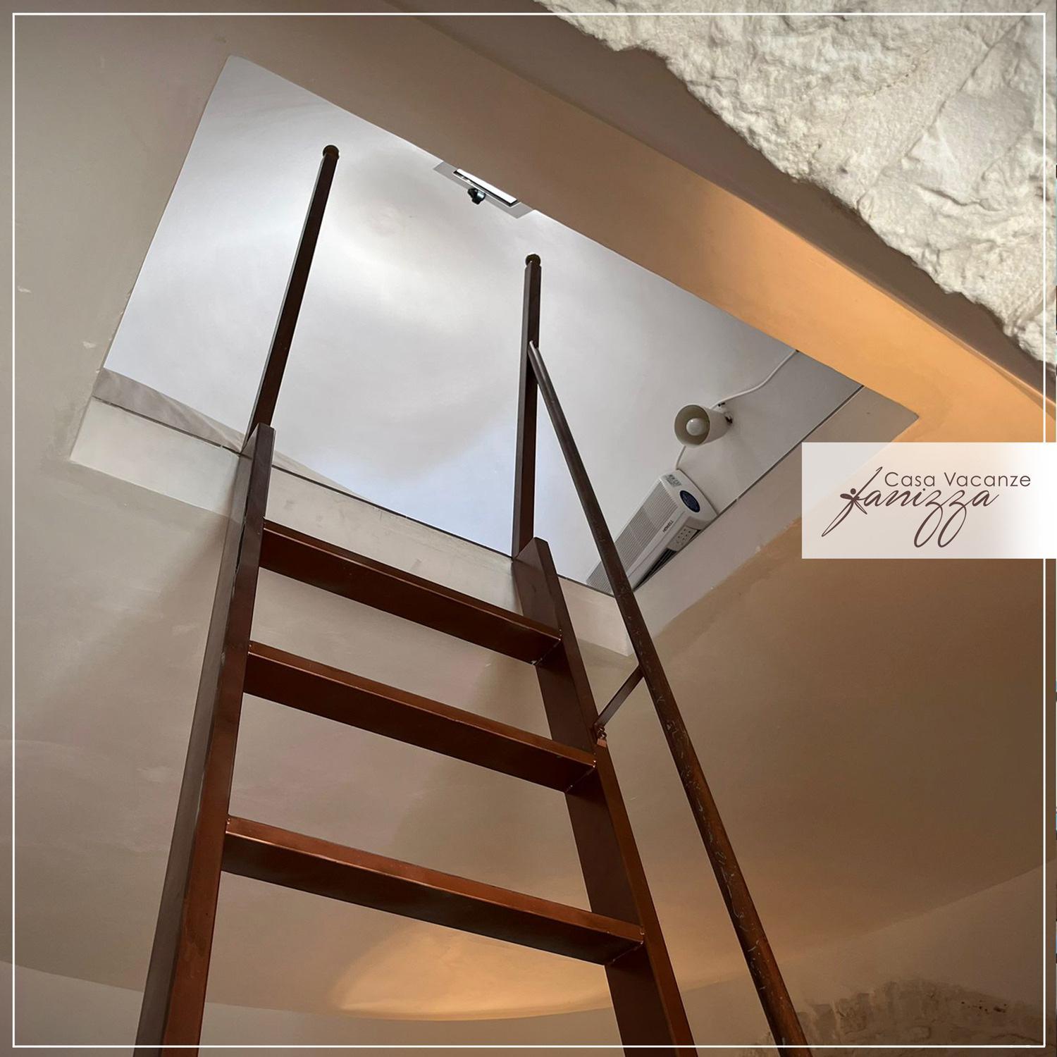 Three-Bedroom House - Photo 2