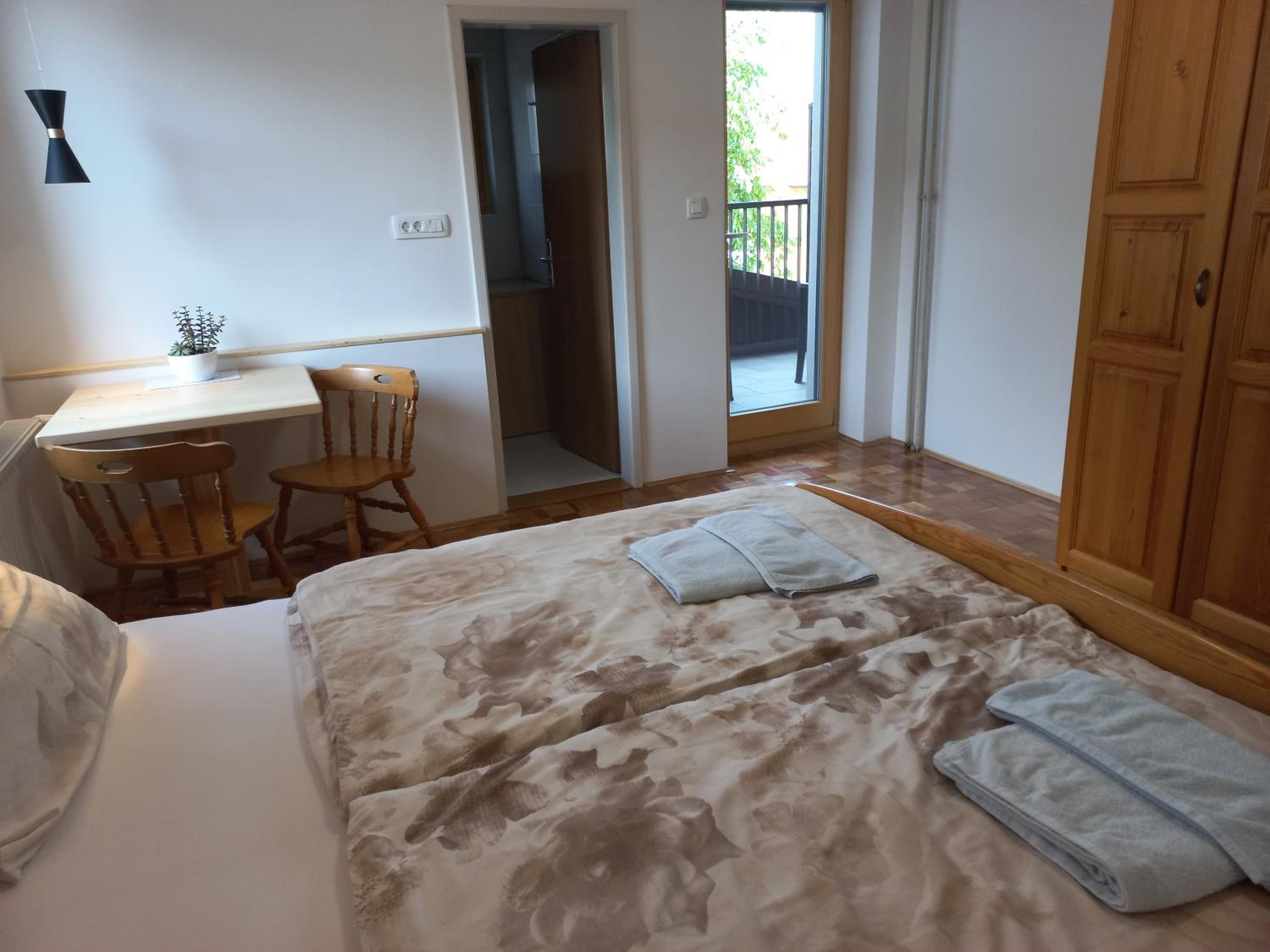 Double Room with Private Bathroom photo 3