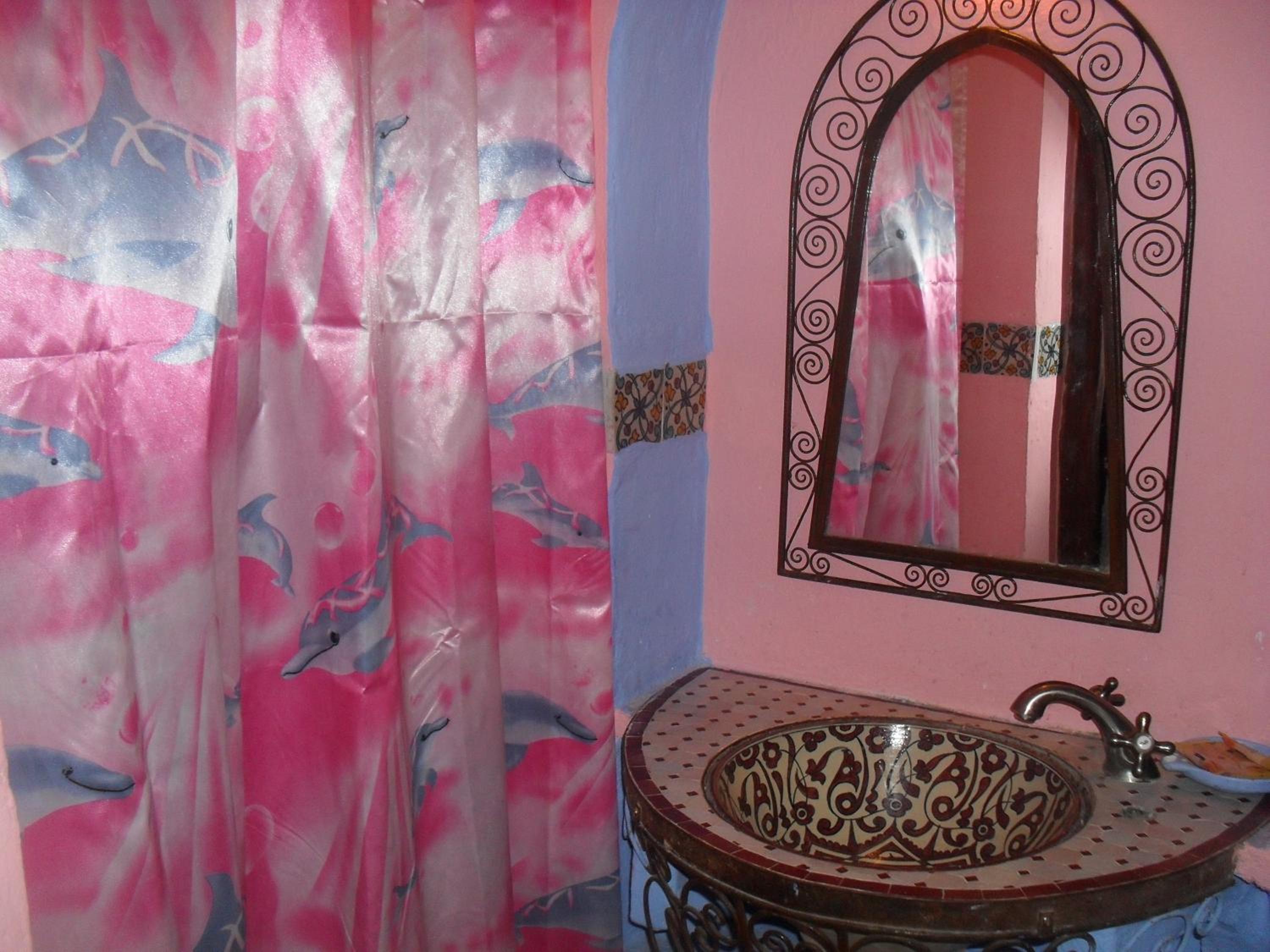 Standard Double Room - Photo 8