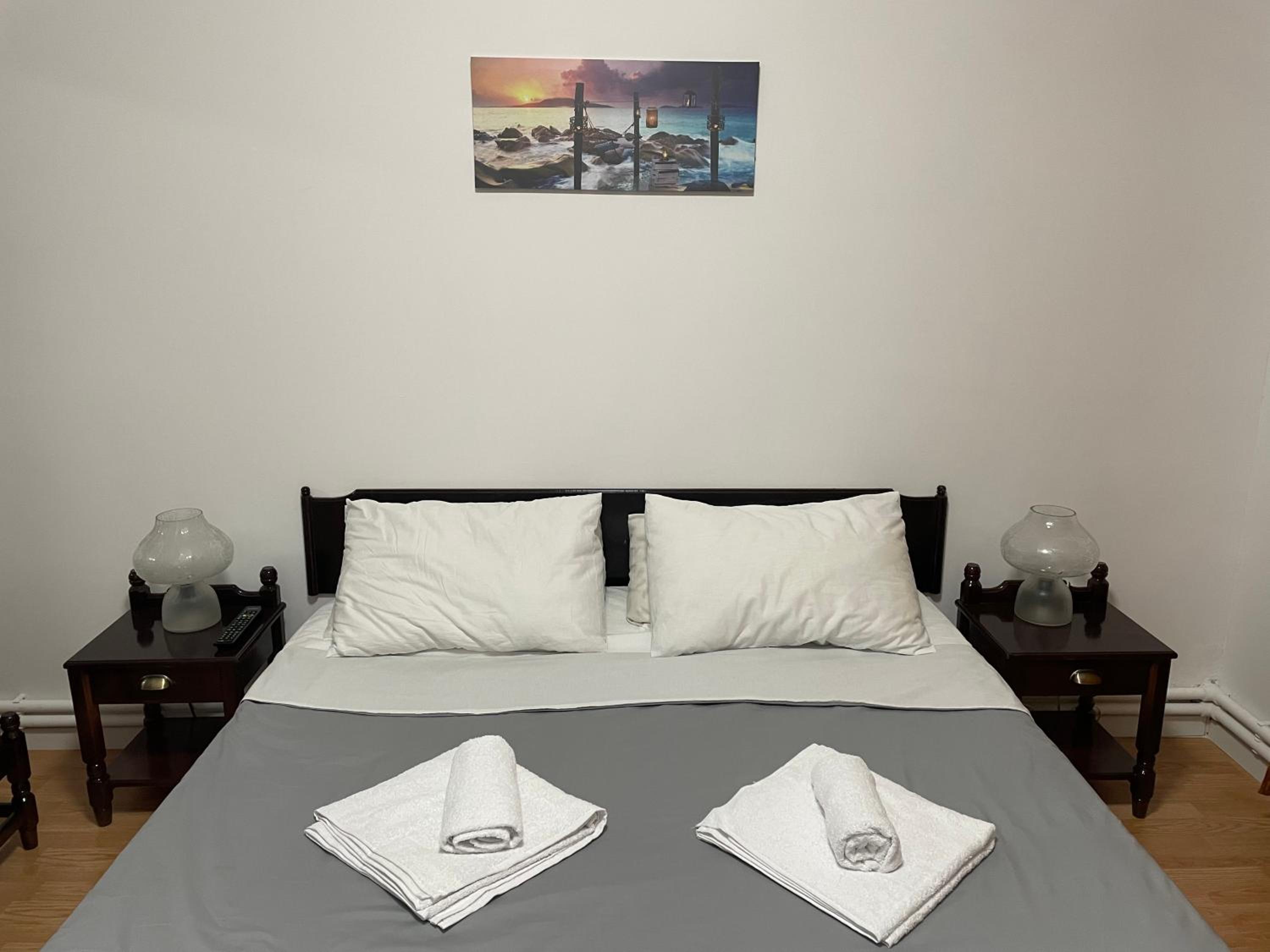 Double Room with Private Bathroom - Photo 6