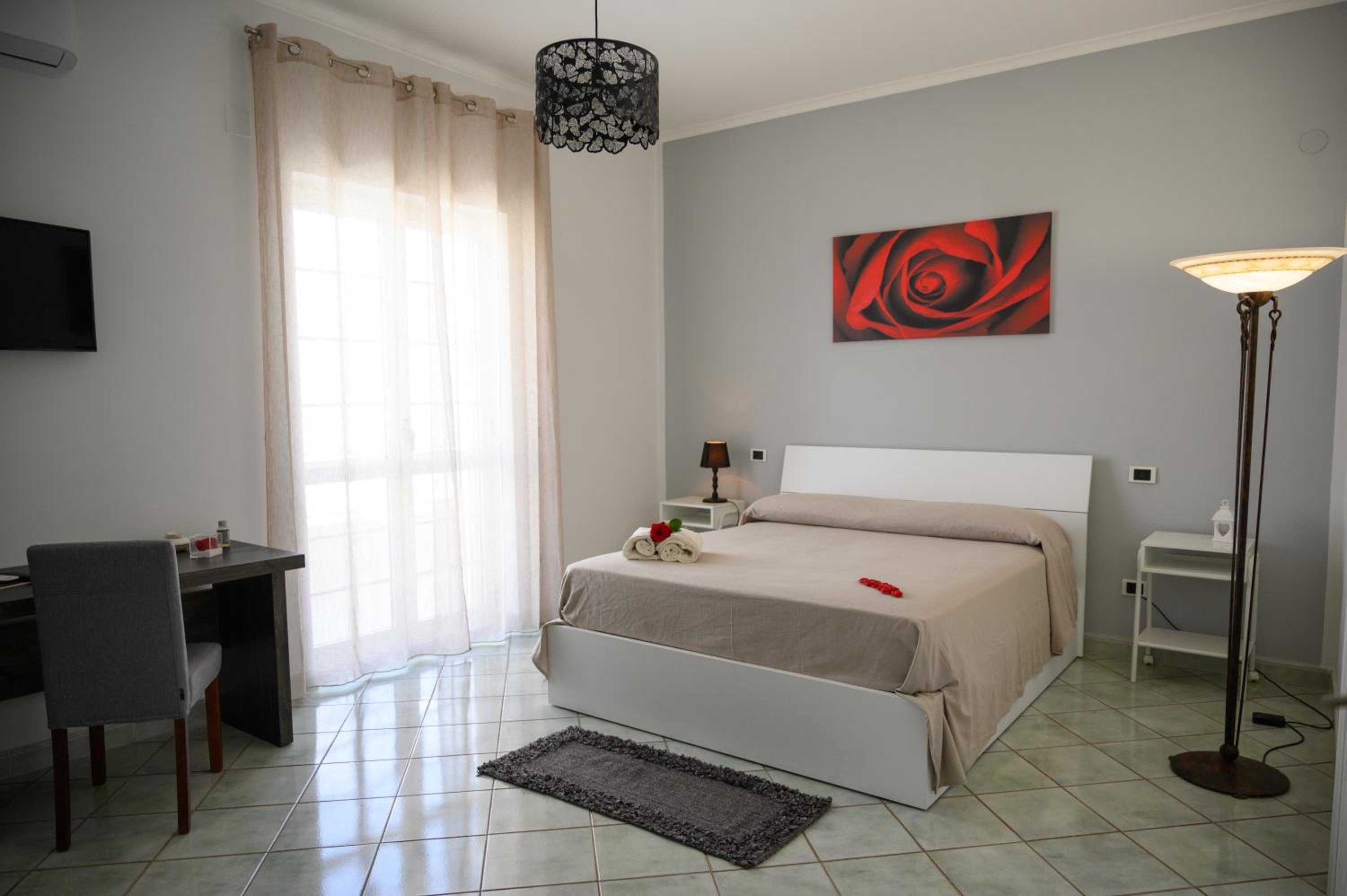 Deluxe Room (2 Adults + 1 Child)