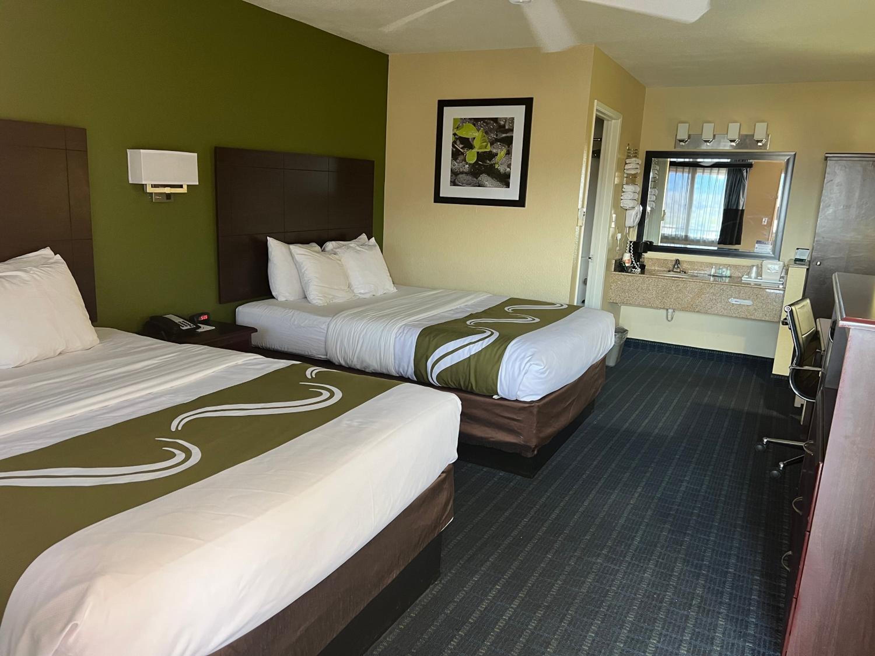 Queen Room with Two Queen Beds - Non-Smoking photo 1