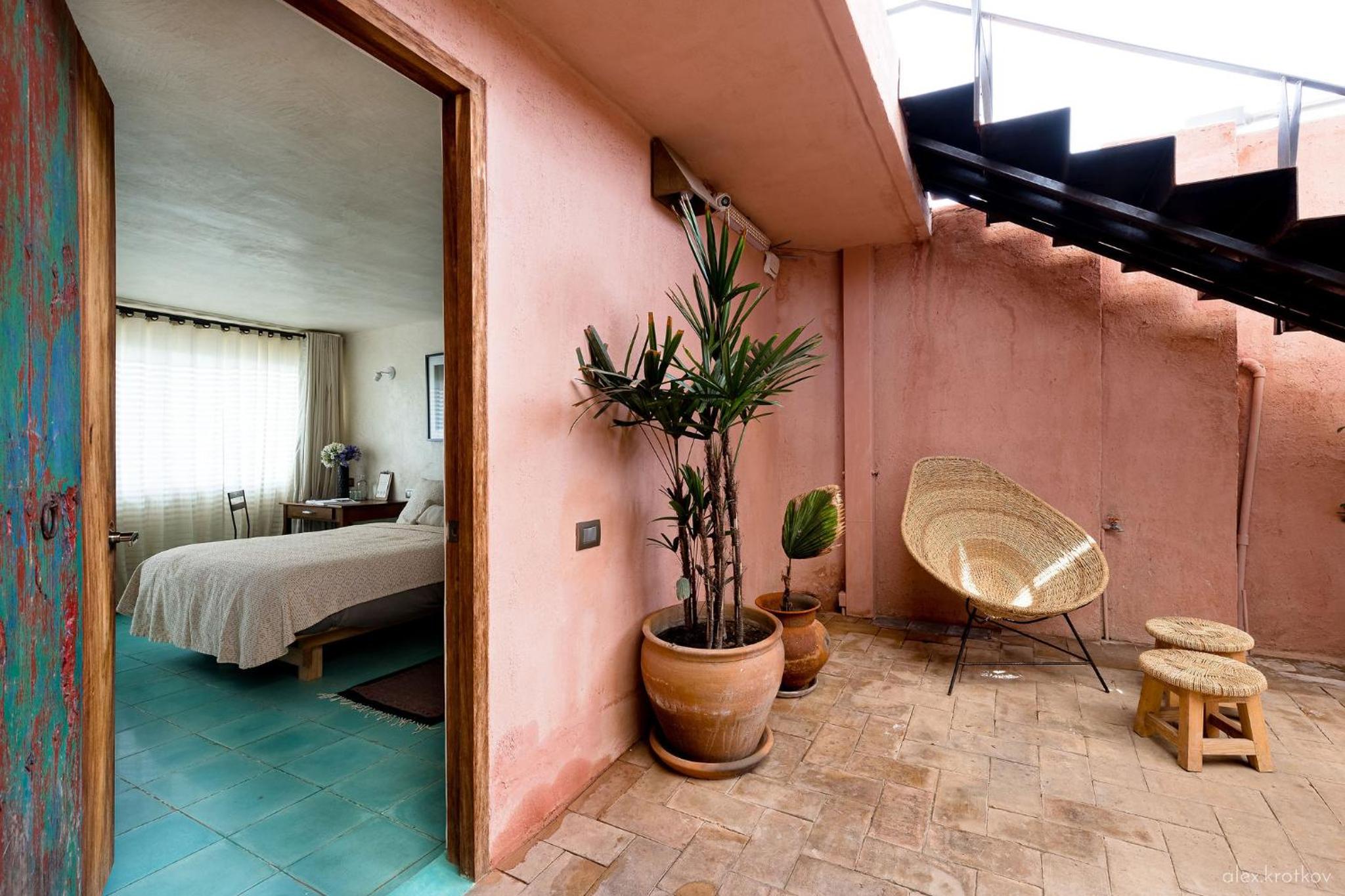 Deluxe Double Room with Balcony - Photo 6