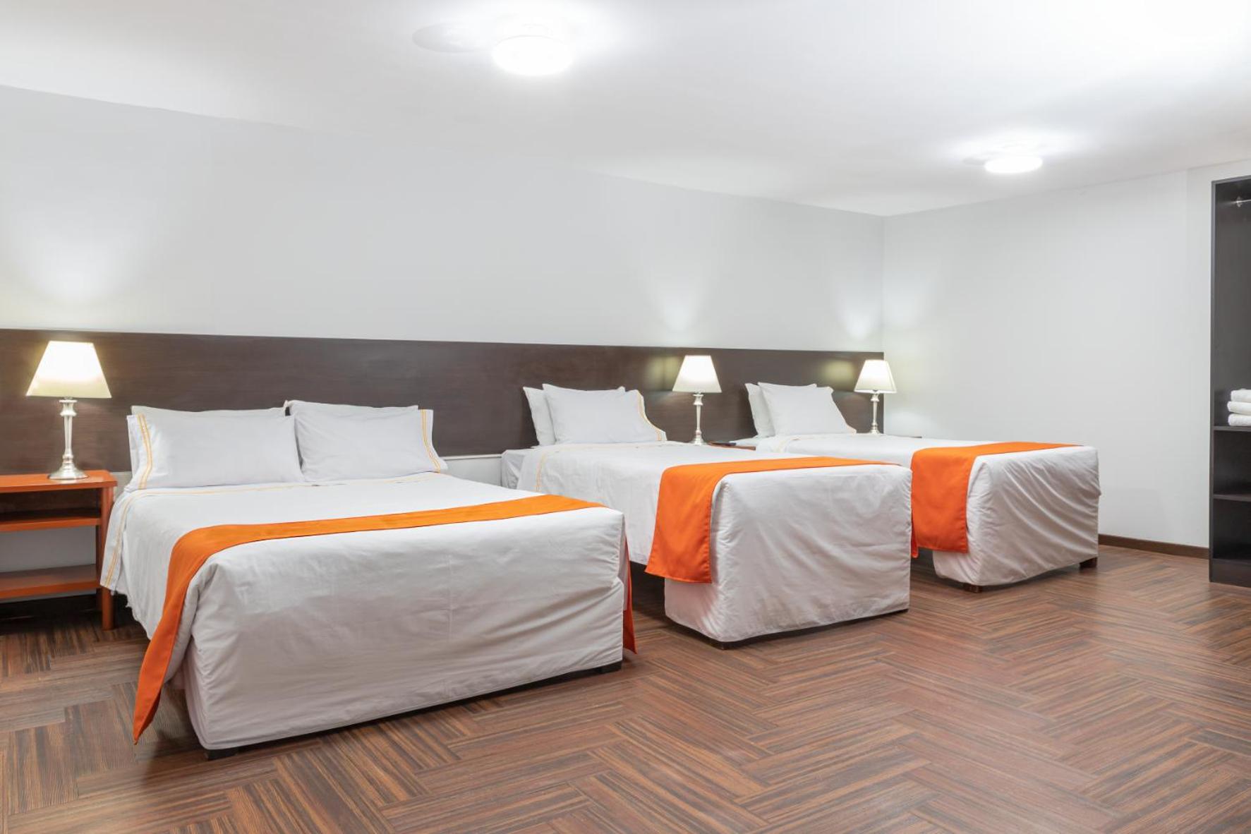 Quadruple Room with Private Bathroom photo 1