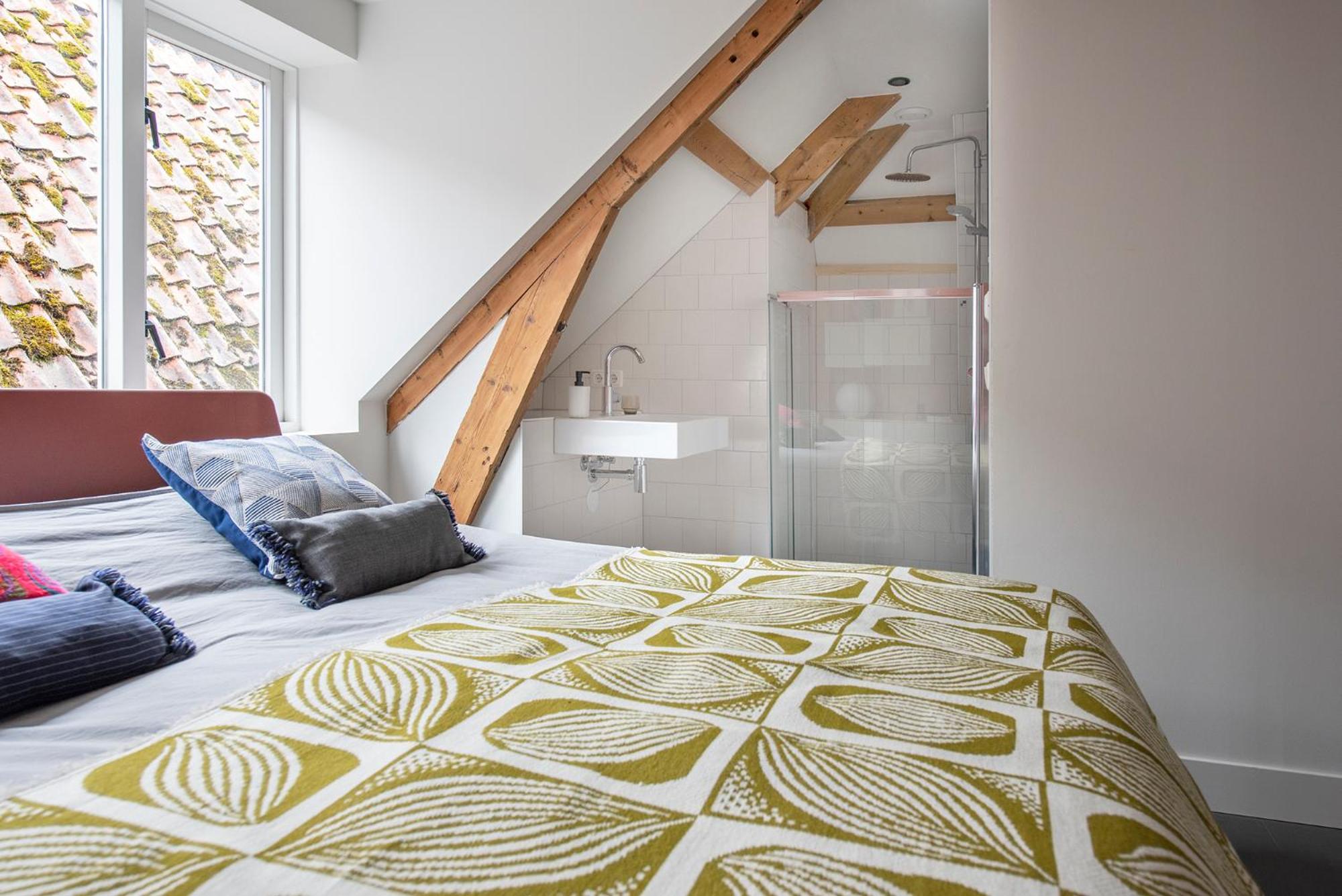 Two-Bedroom Apartment - Photo 9