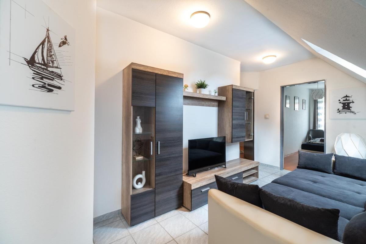 Apartment photo 1