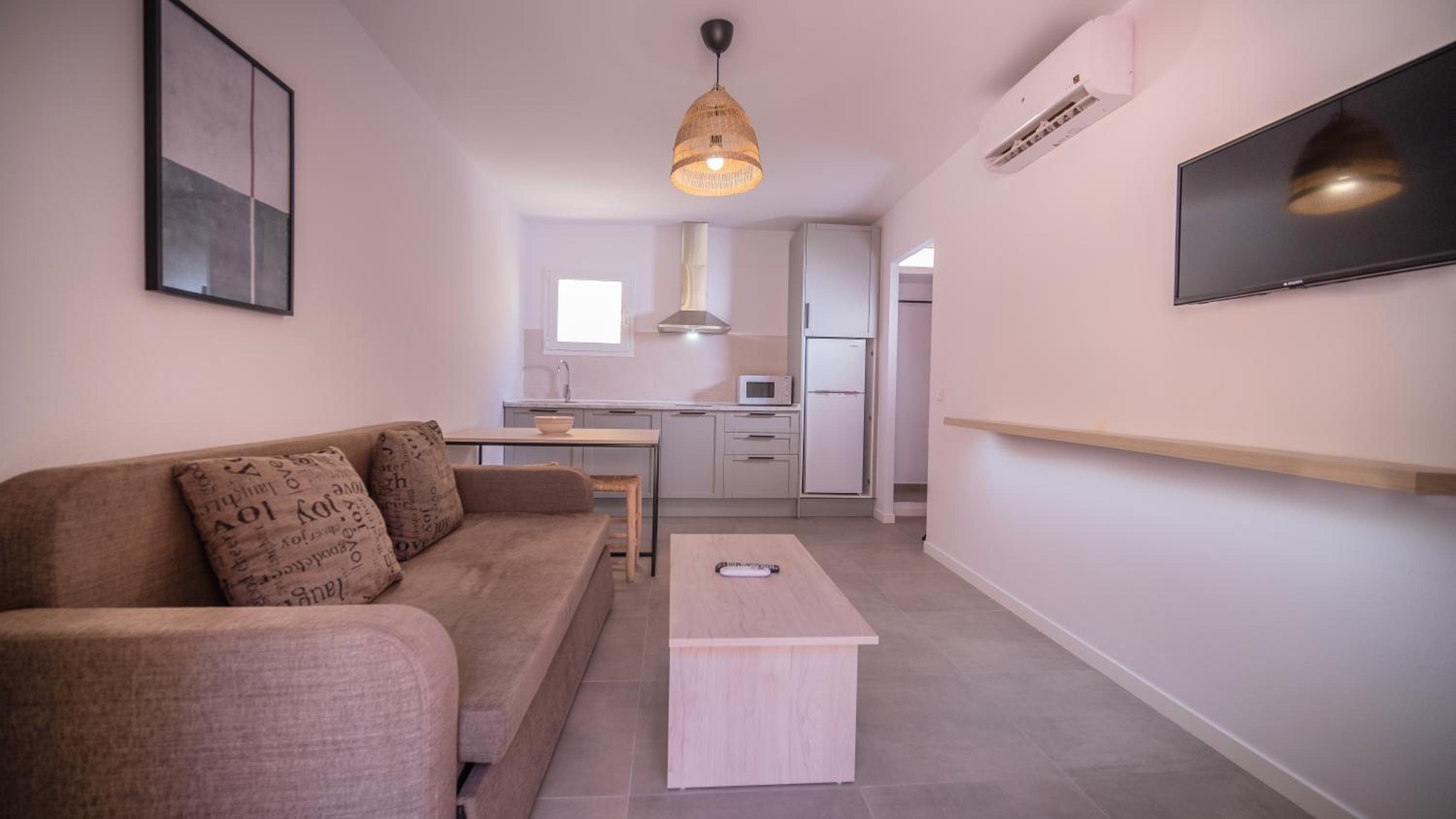 One-Bedroom Apartment with Terrace photo 2
