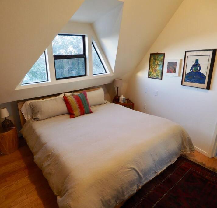 Four-Bedroom House photo 2
