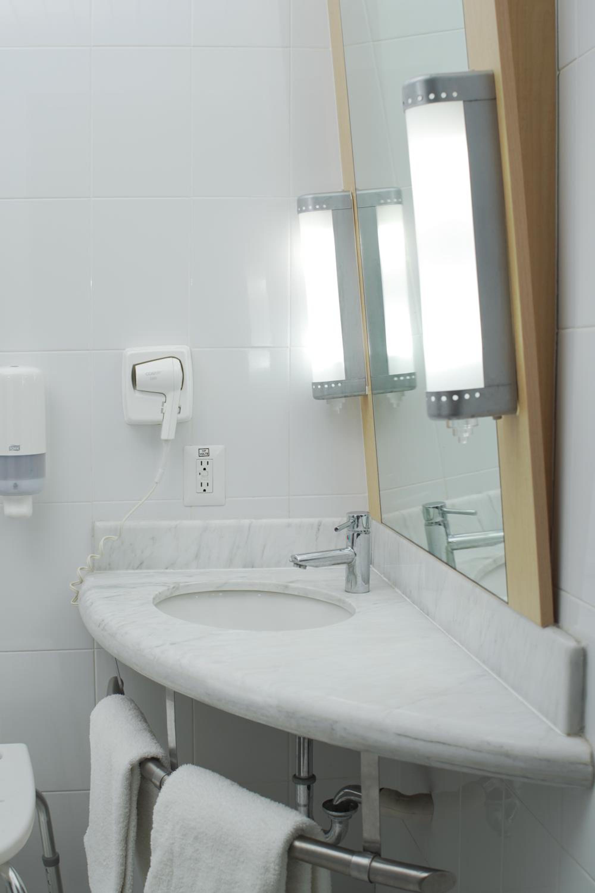Double Room - Photo 4