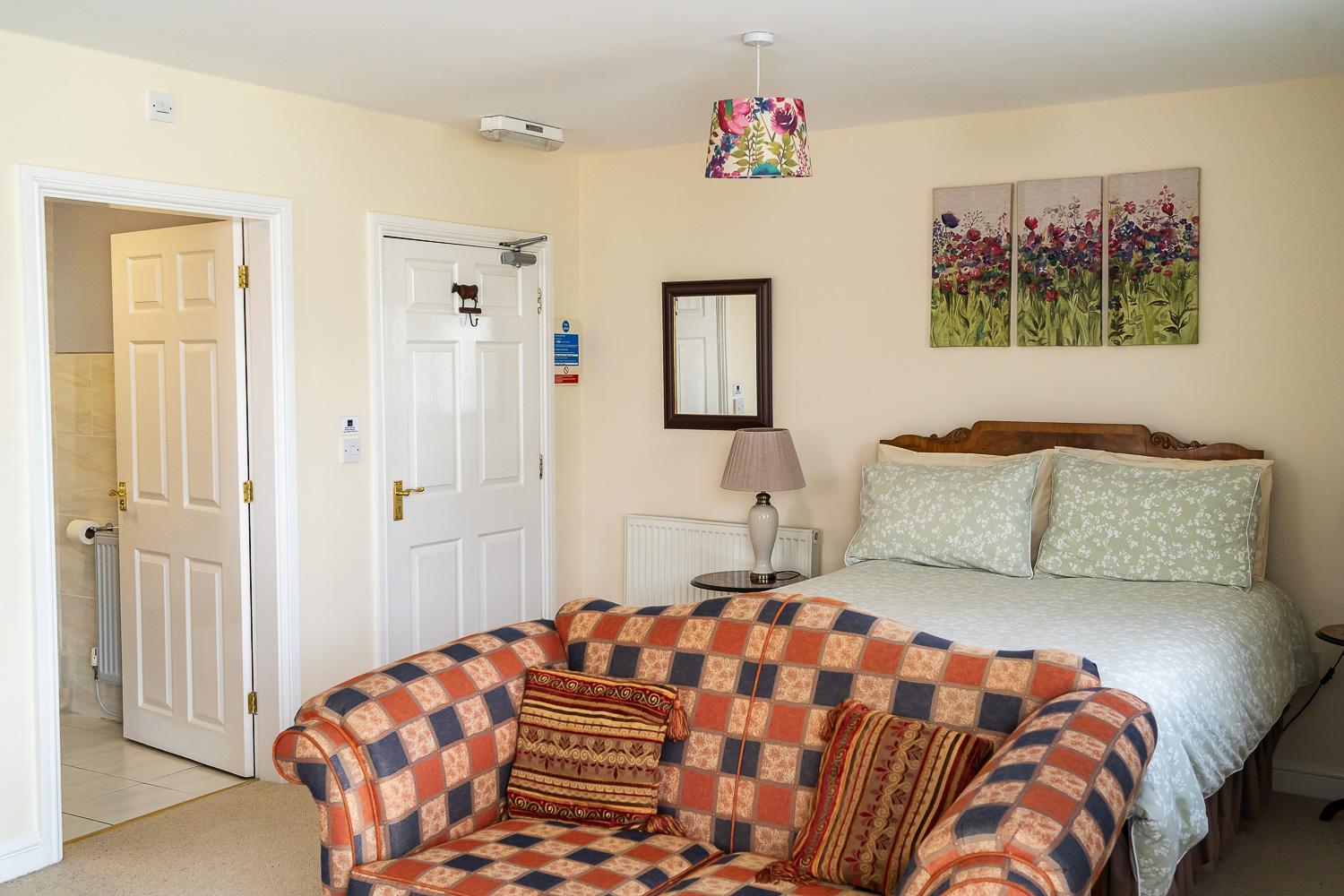 Queen Room - Photo 19